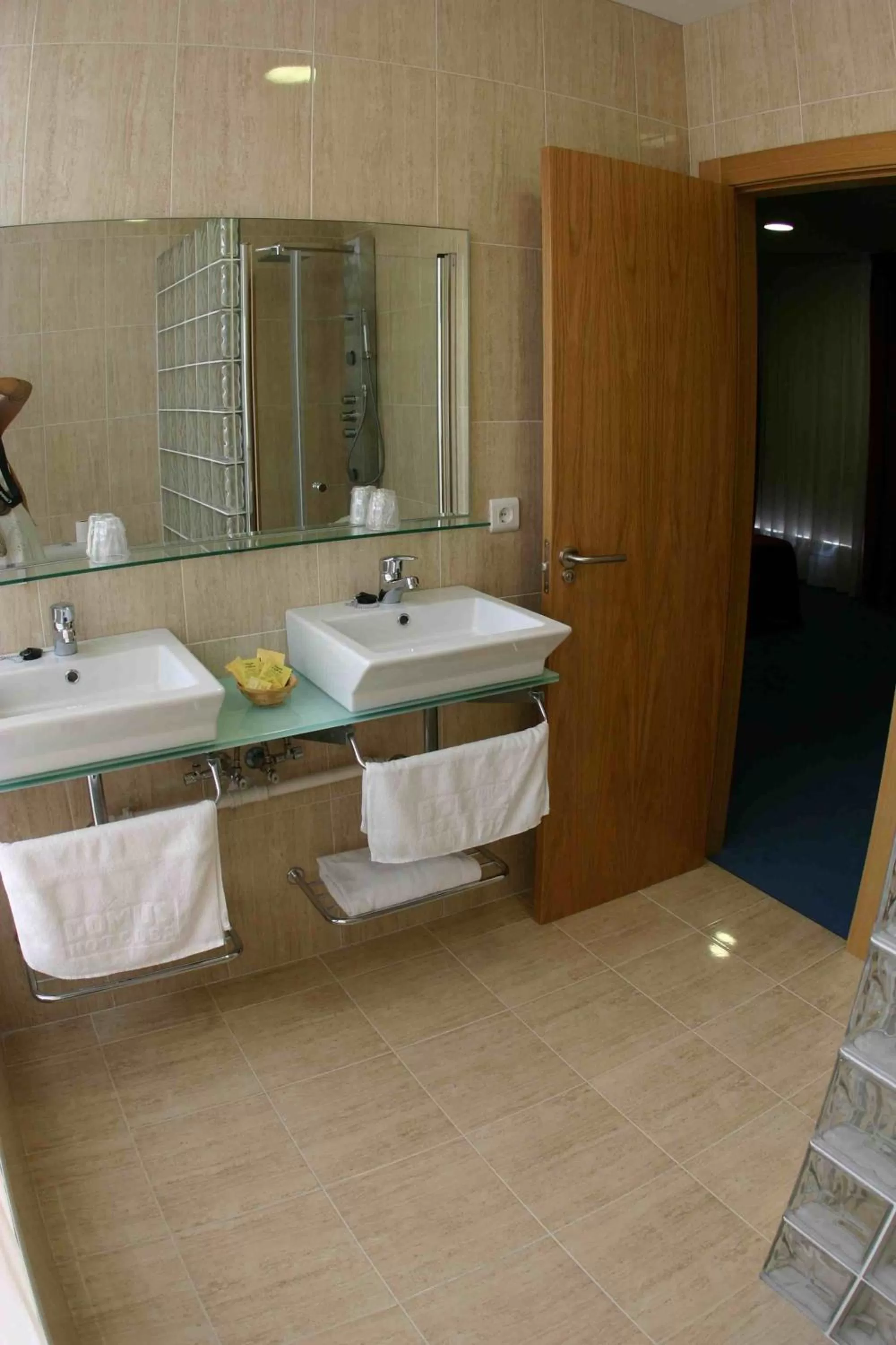 Bathroom in Puerta de Santillana