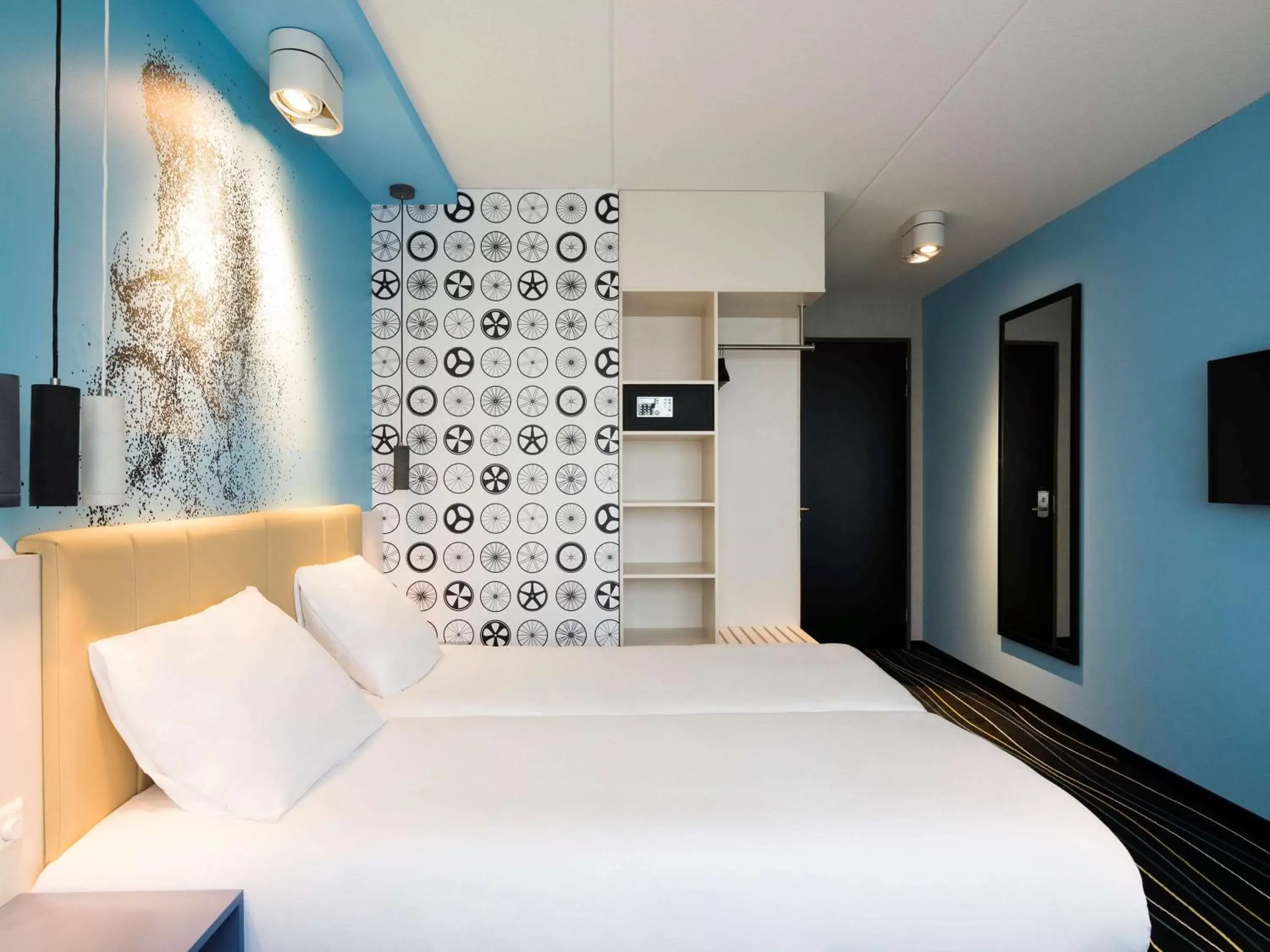 Photo of the whole room, Bed in ibis Styles Haarlem City