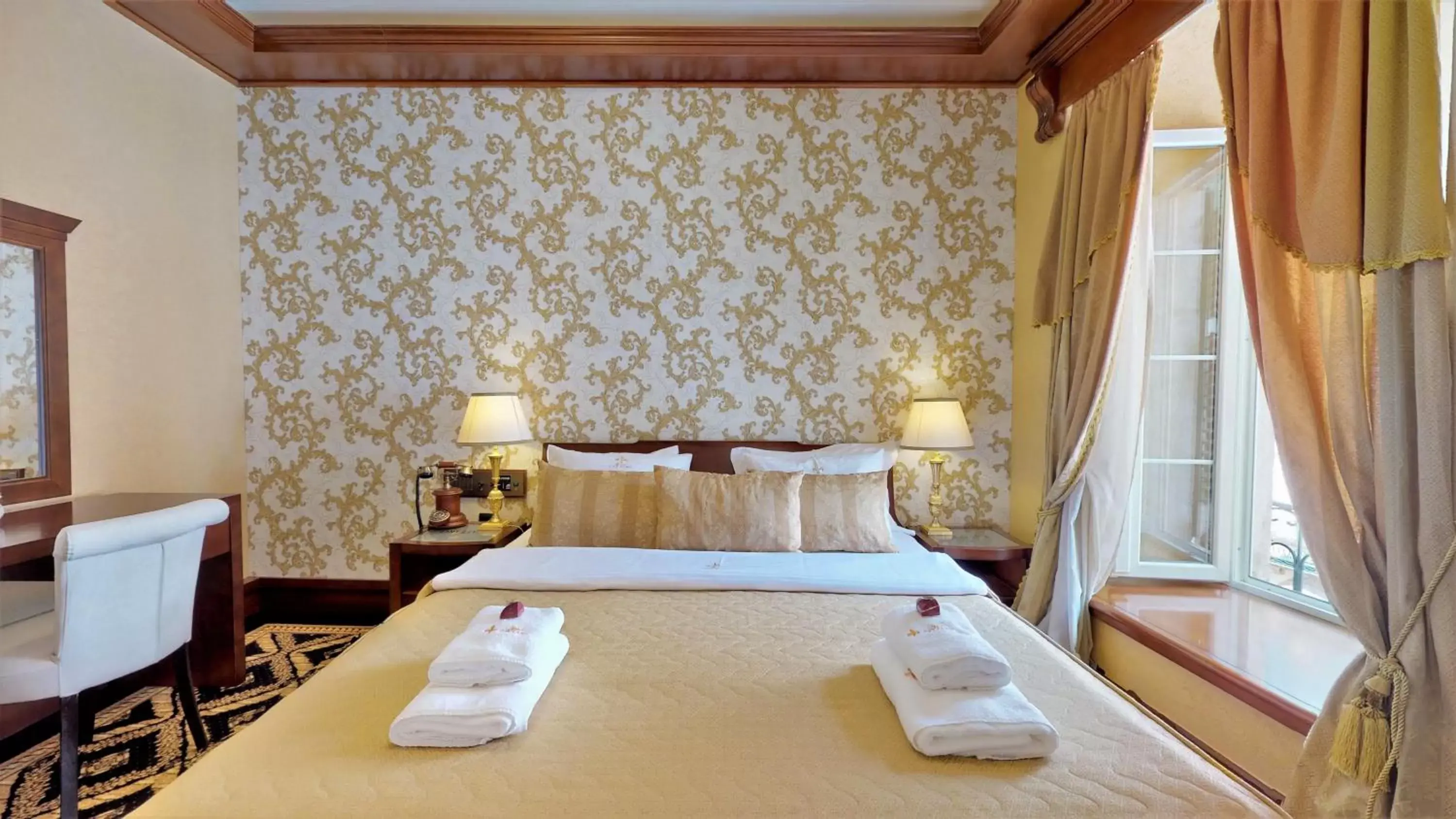 Bed in Historic Boutique Hotel Cattaro