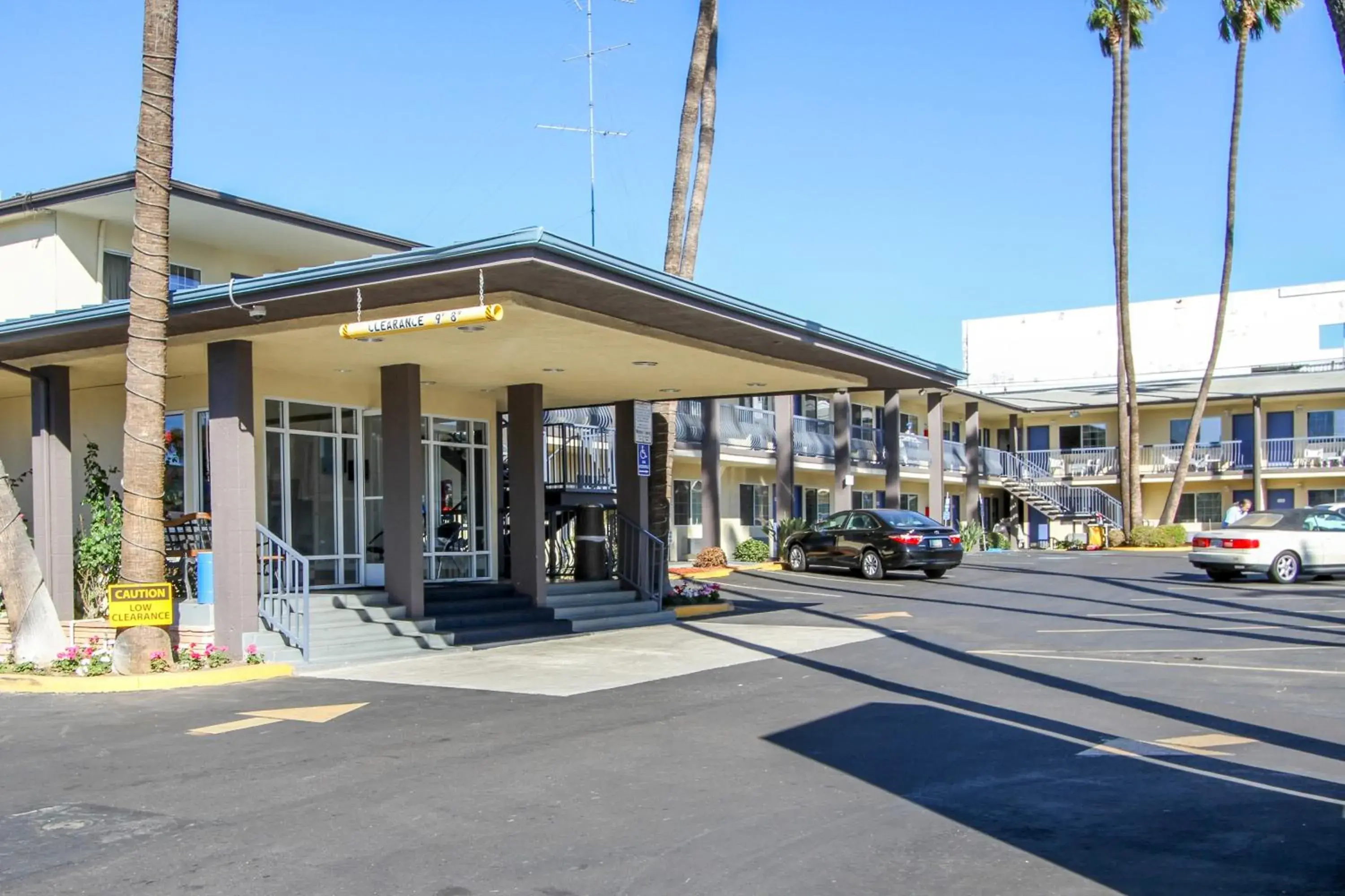 Facade/entrance in Motel 6 San Diego Airport/Harbor