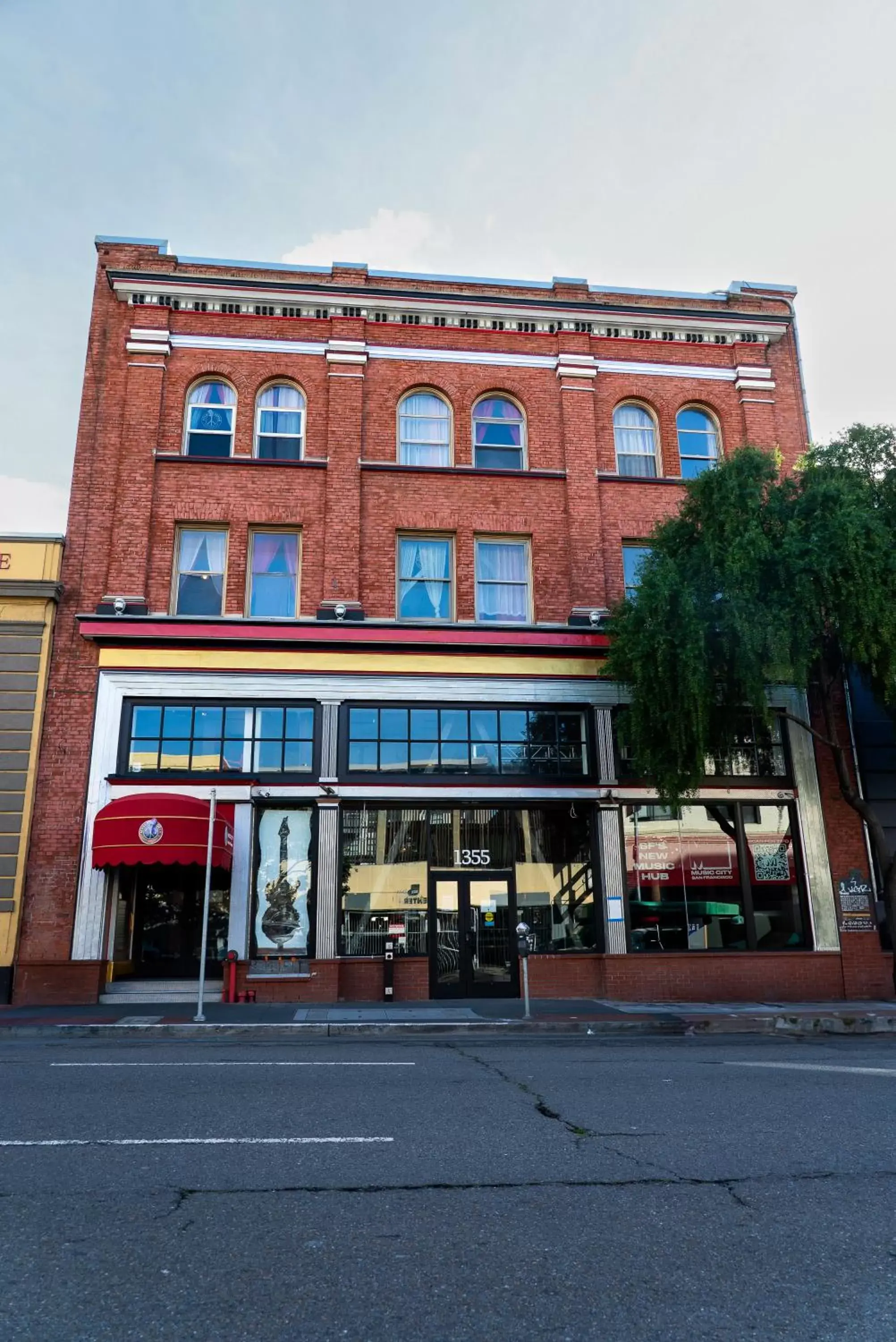 Property Building in Music City Hotel - Home of the San Francisco Music Hall of Fame