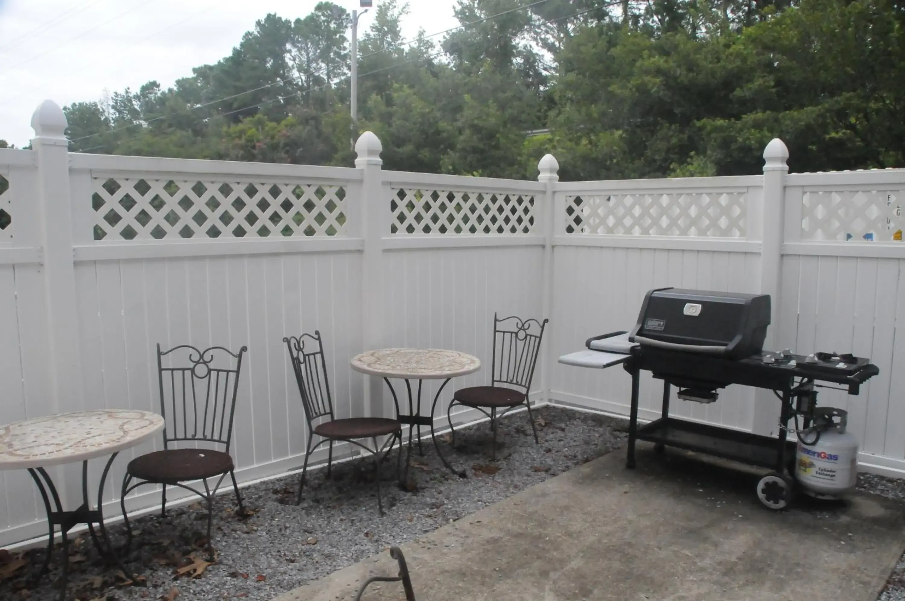 Patio in Microtel Inn & Suites by Wyndham Daphne