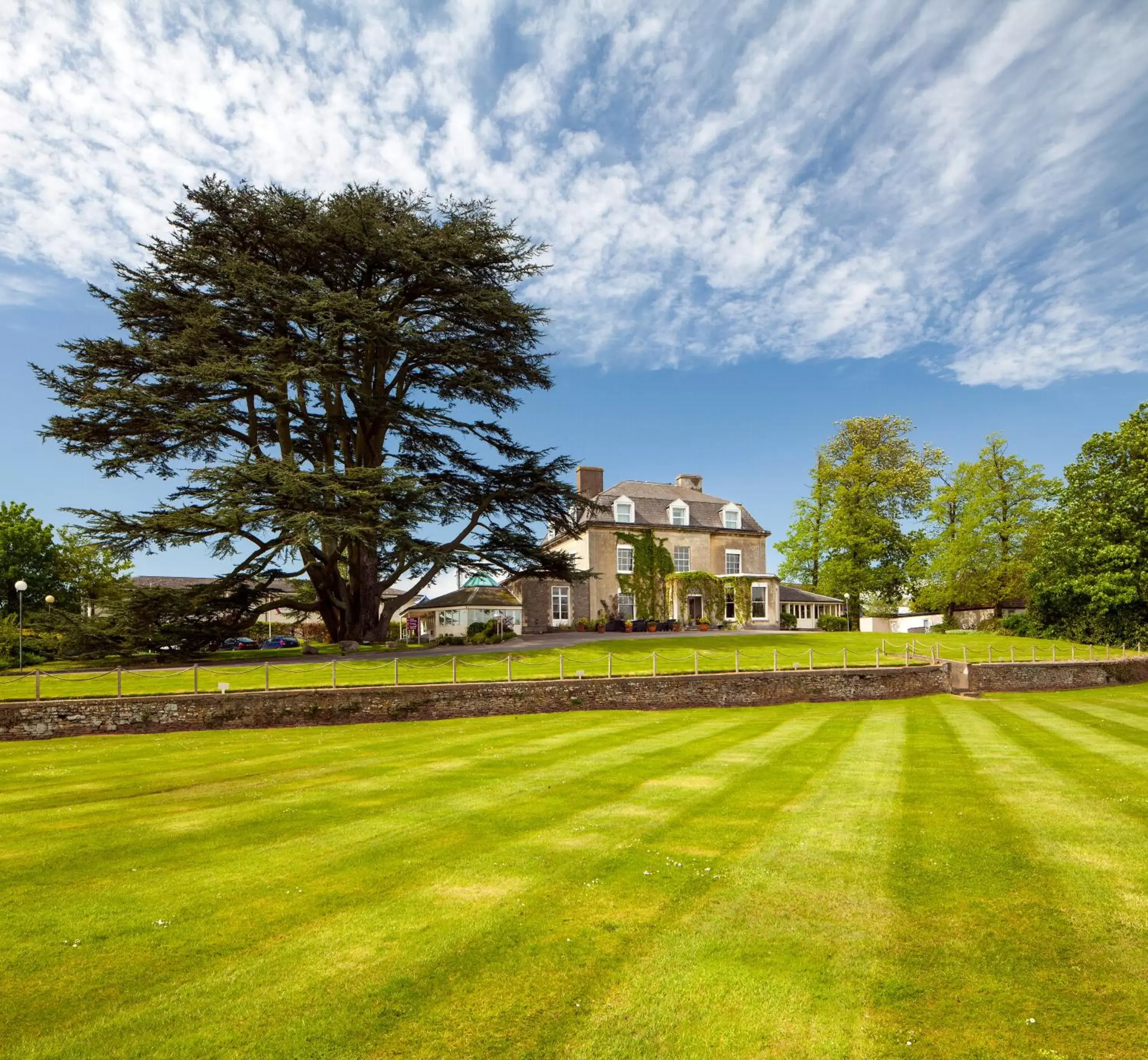 Facade/entrance in Mercure Bristol North The Grange Hotel Facade/entrance in Mercure Bristol North The Grange Hotel