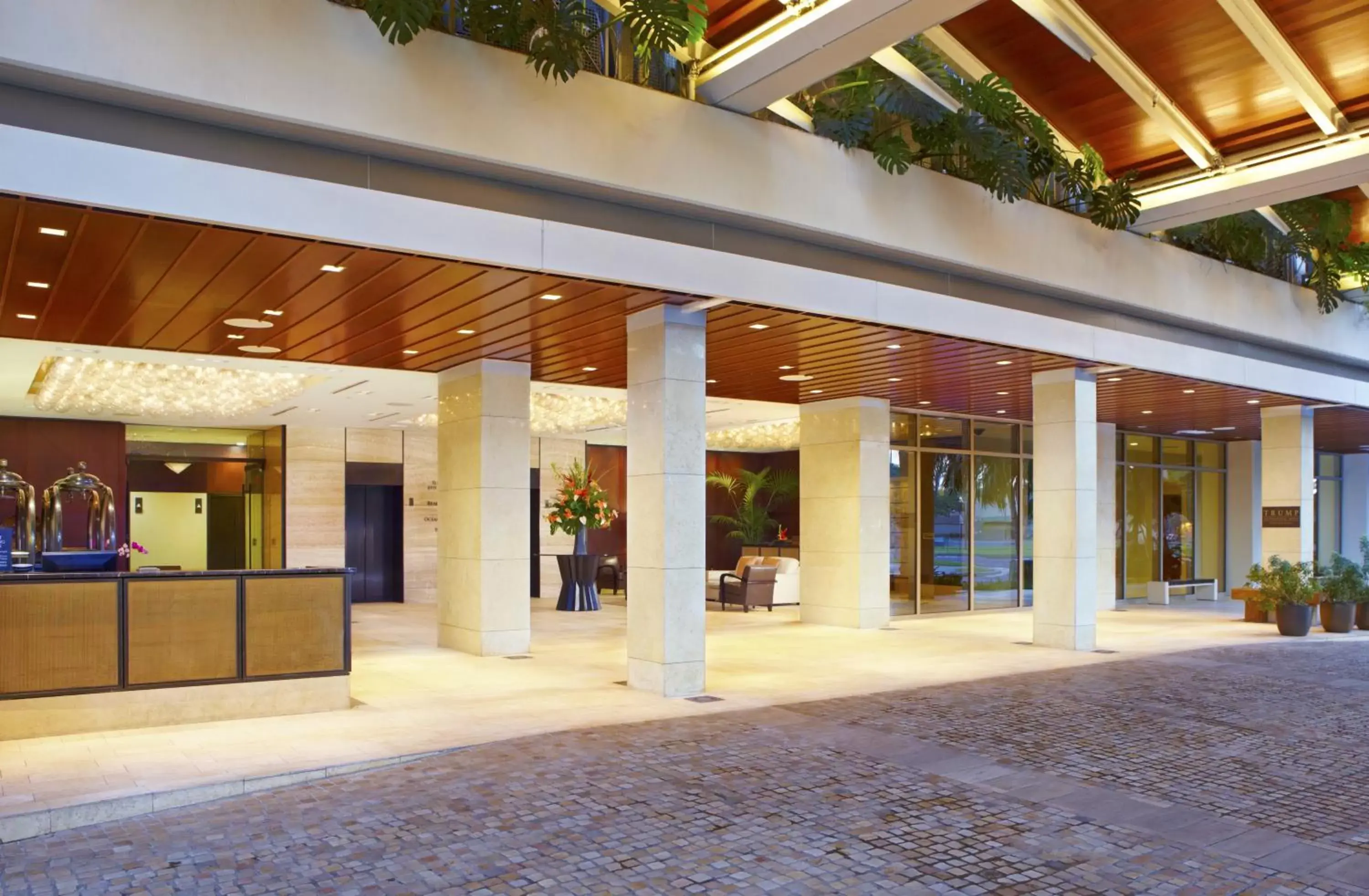 Lobby or reception in Trump International Hotel Waikiki
