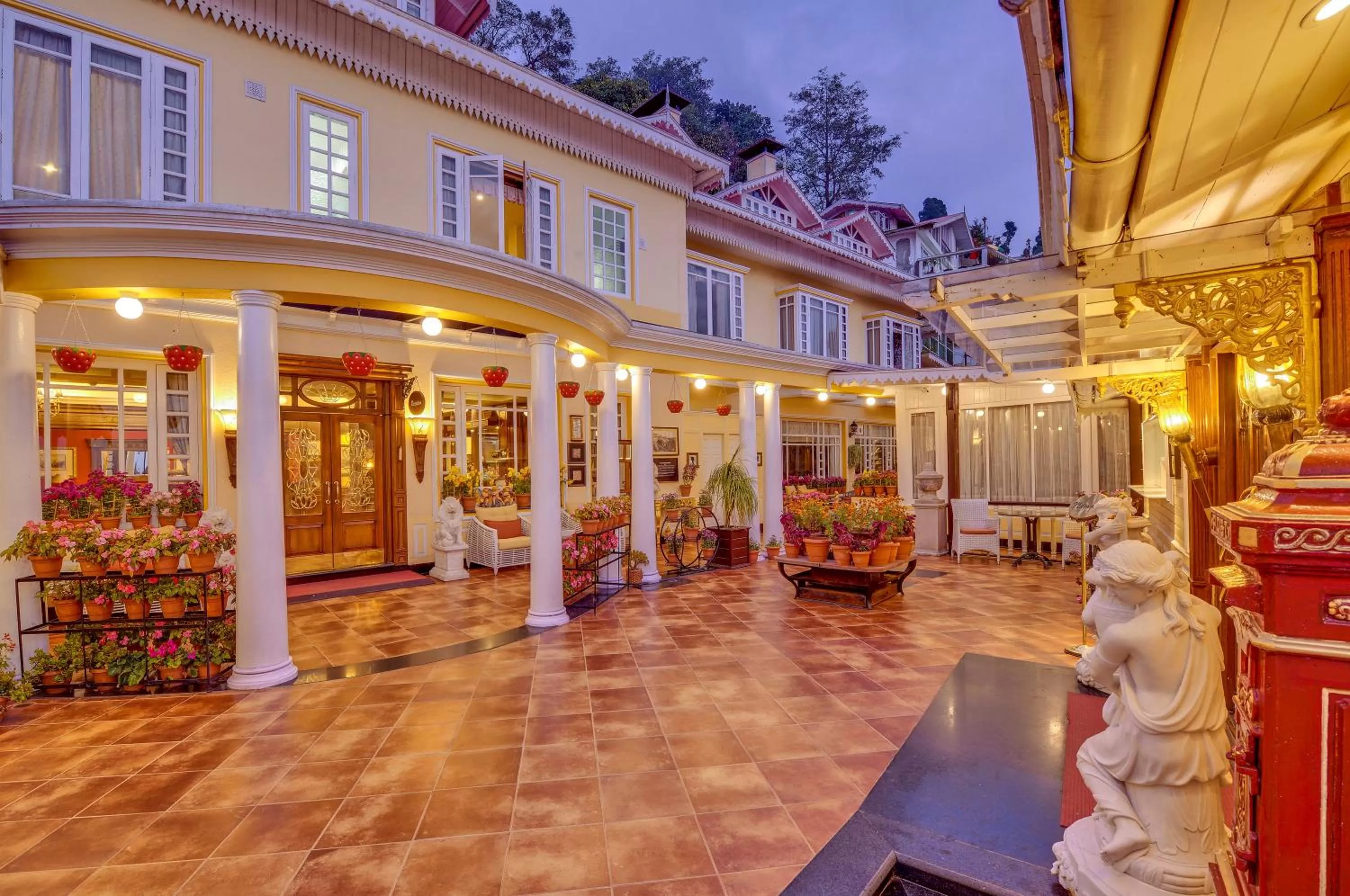 Decorative detail in Mayfair Darjeeling