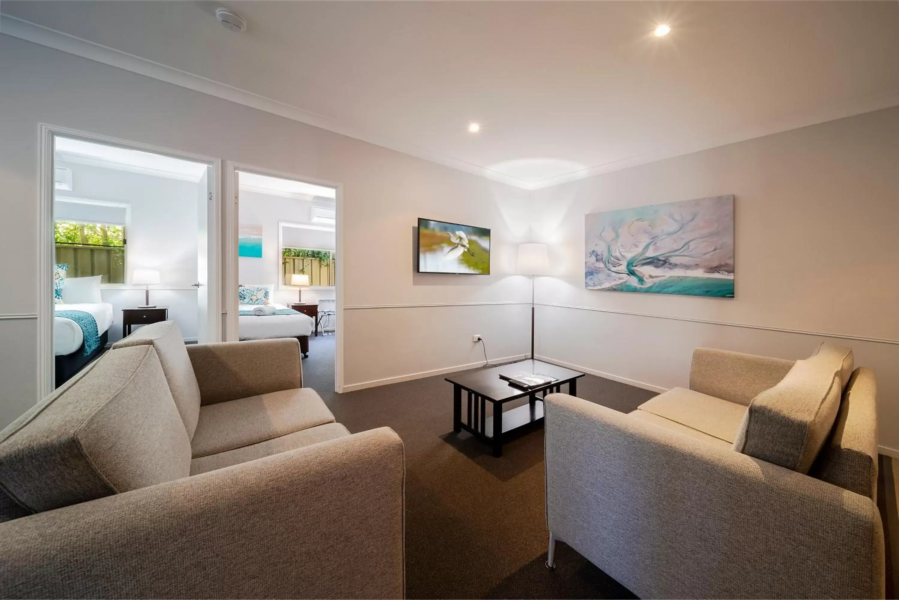 Living room, Seating Area in Roma Inland Motor Inn