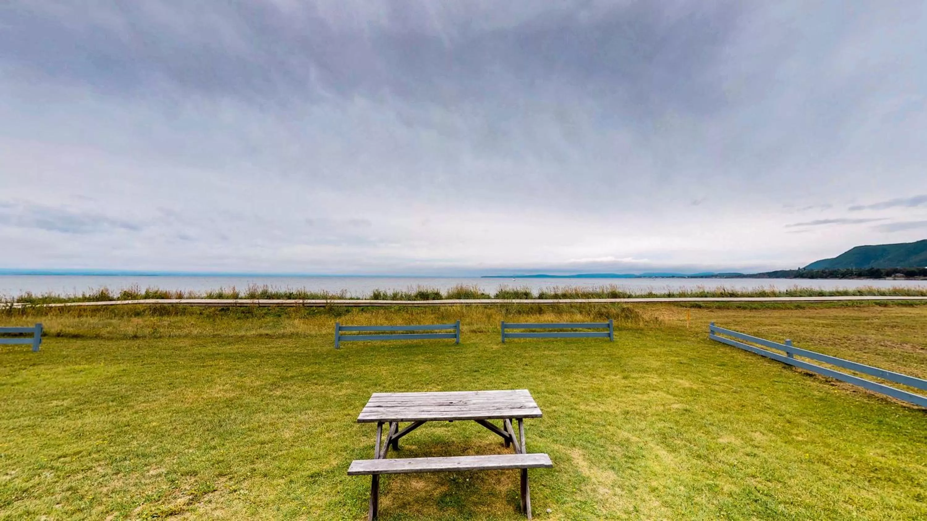 Patio in Hostellerie Baie Bleue