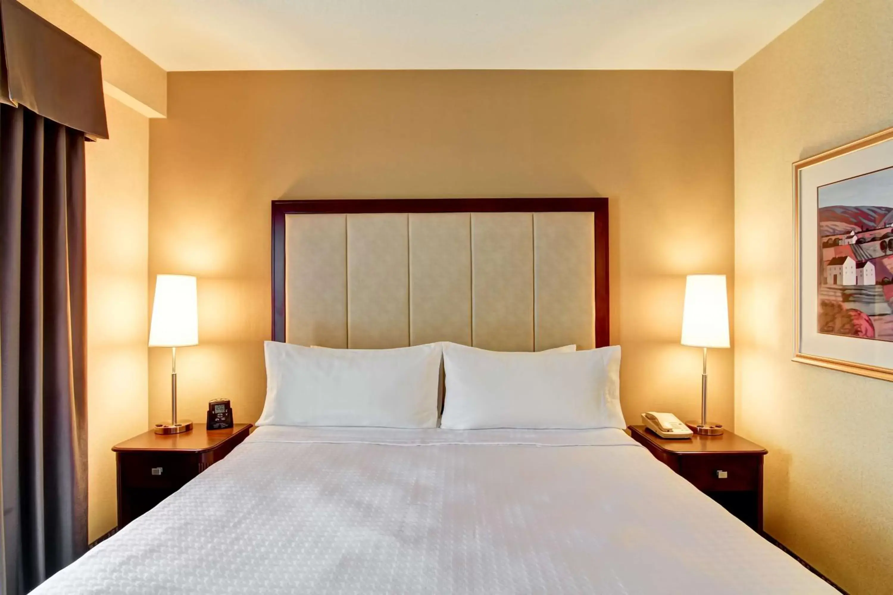 Bed in Homewood Suites by Hilton Toronto-Mississauga