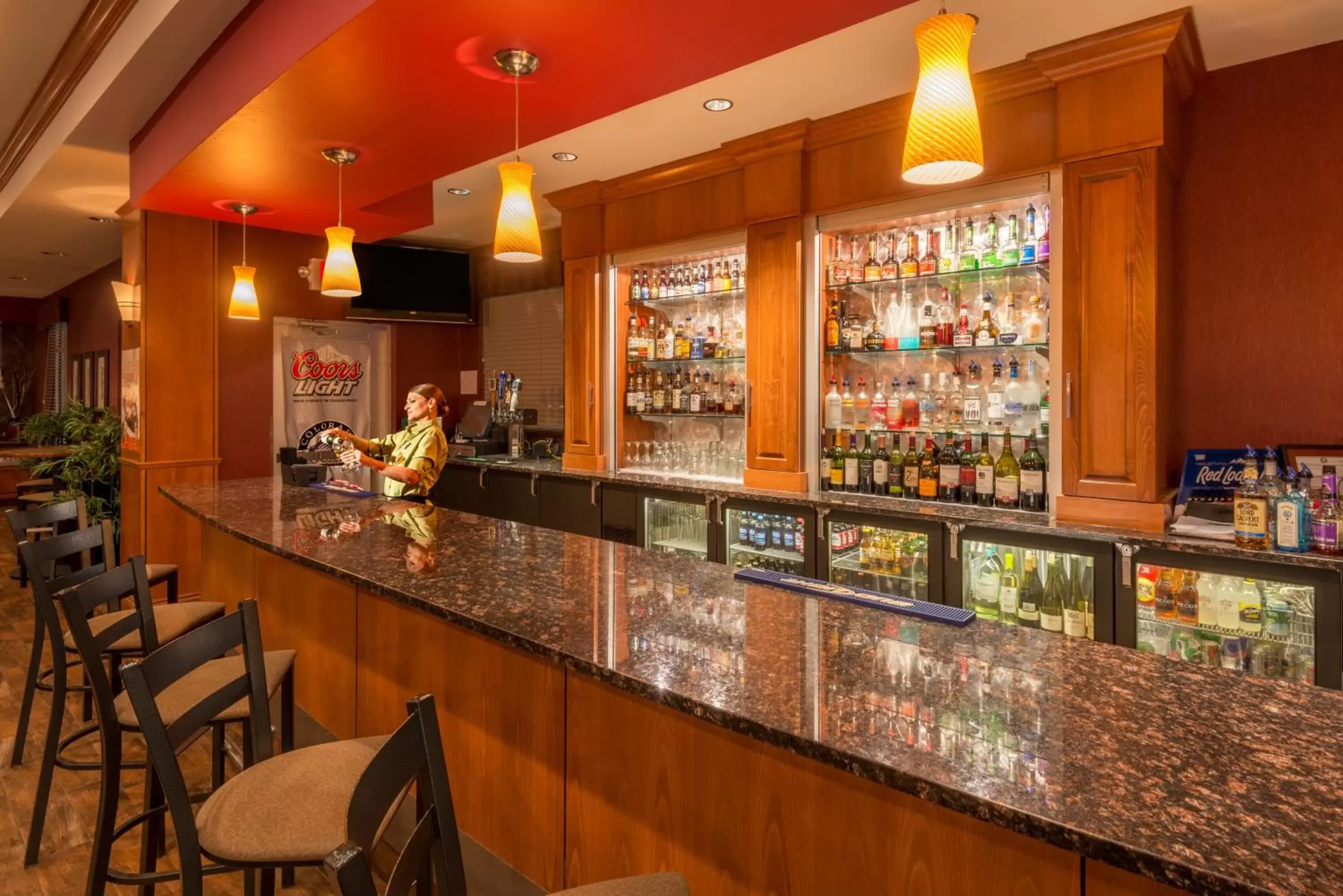 Lounge or bar in Holiday Inn Casper East-Medical Center by IHG Lounge or bar in Holiday Inn Casper East-Medical Center by IHG