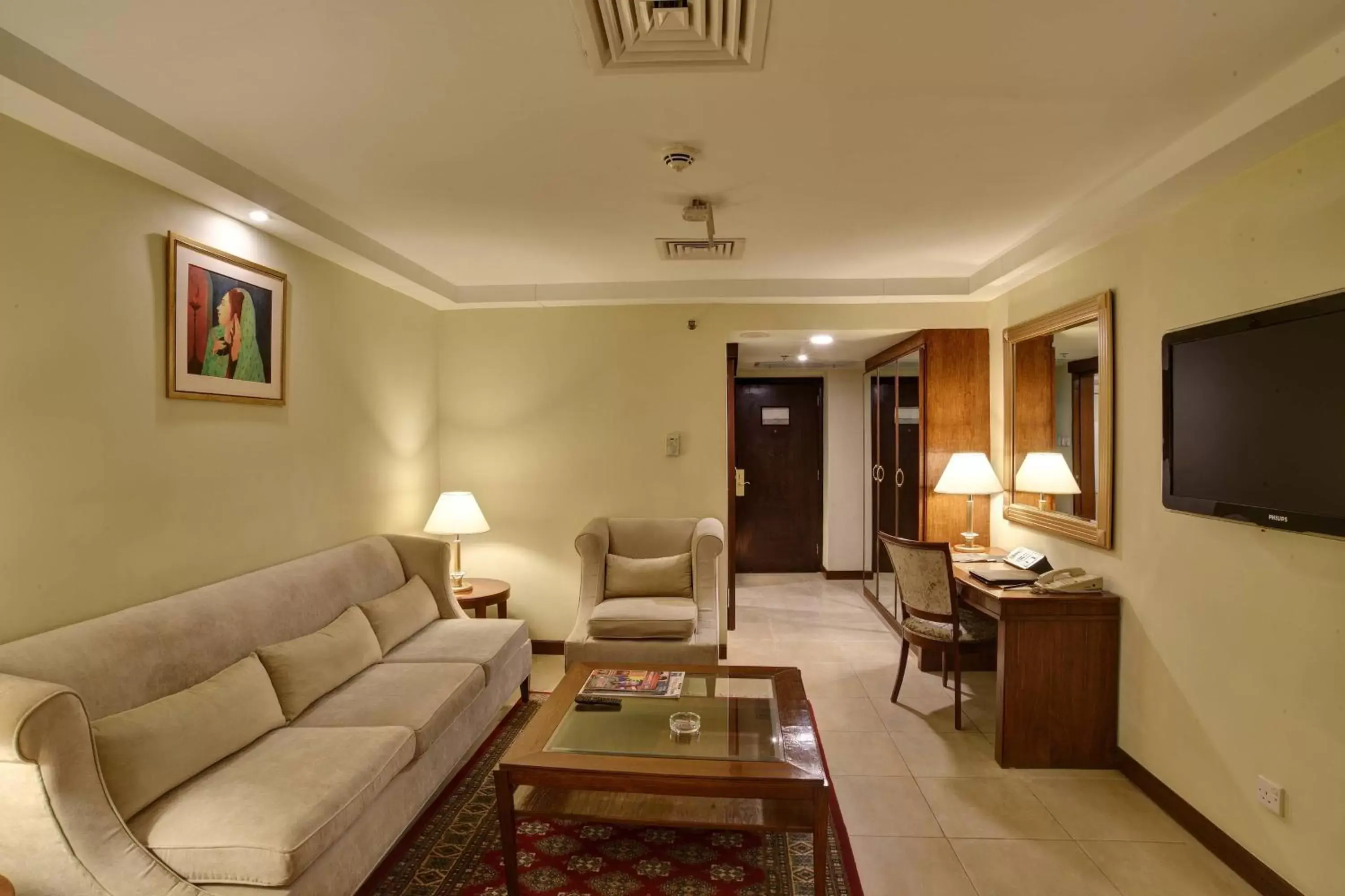 Living room, Seating Area in Islamabad Marriott Hotel
