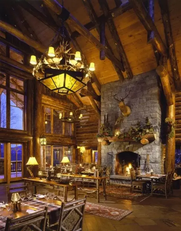 Restaurant/Places to Eat in The Whiteface Lodge