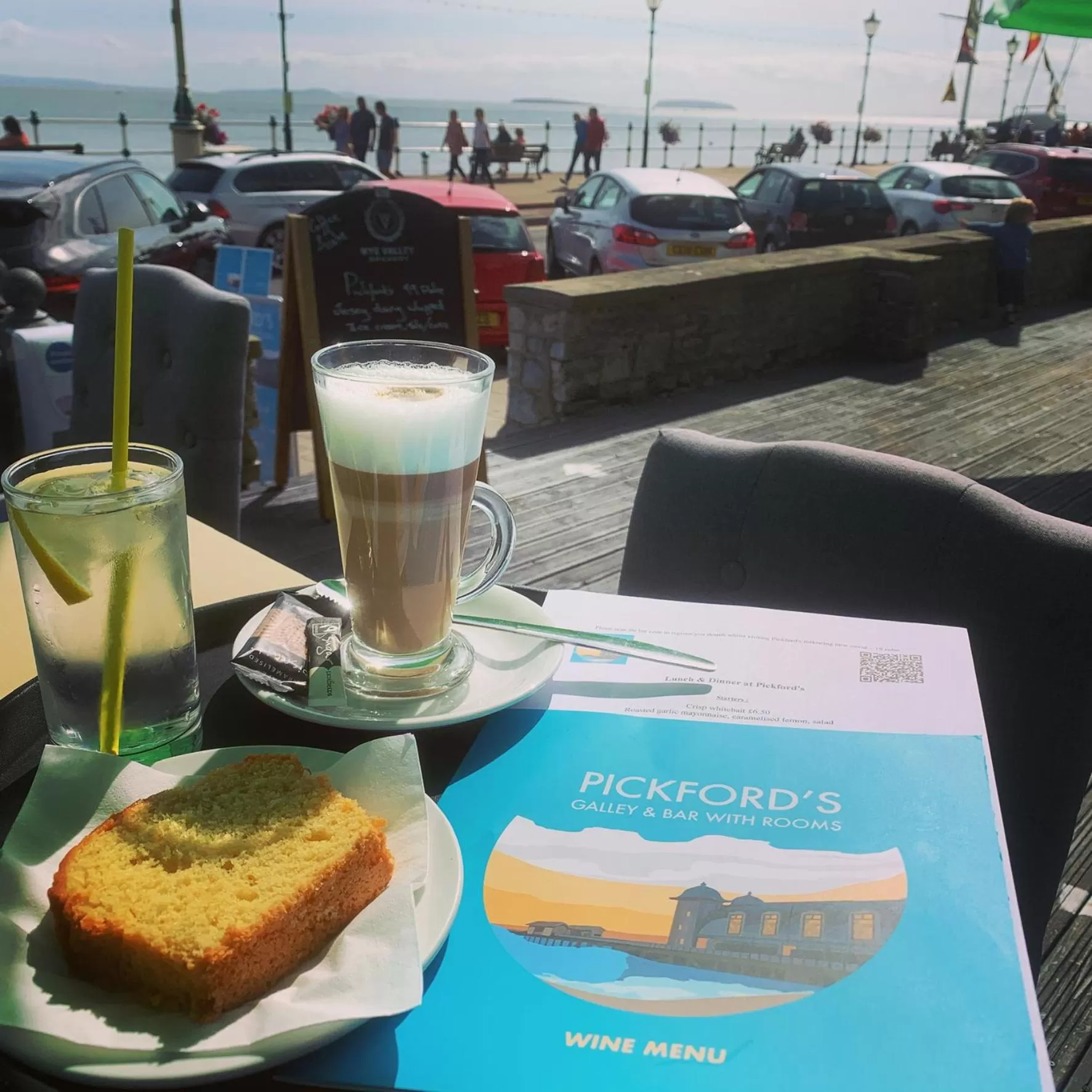 Property building, Food in Pickfords Hotel