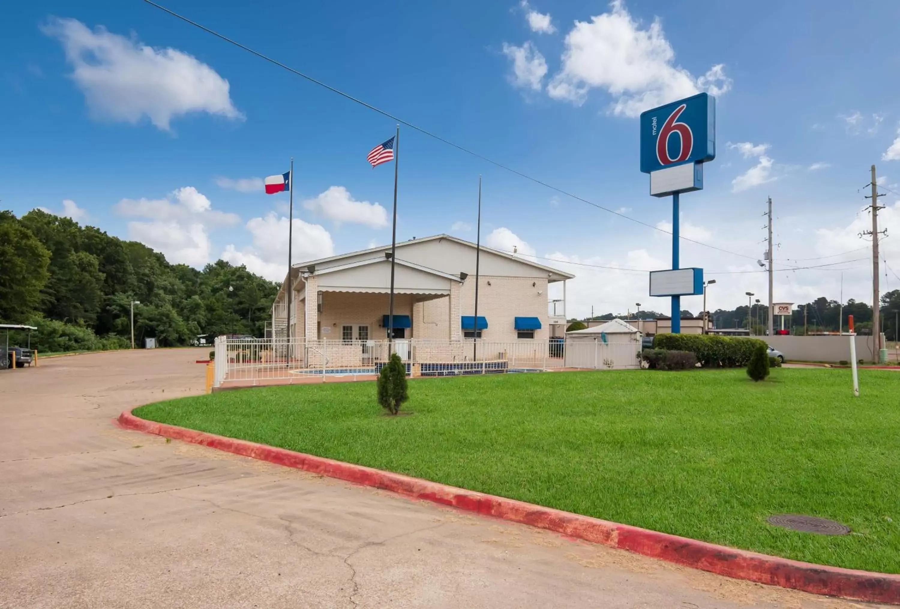 Property Building in Motel 6-Atlanta, TX