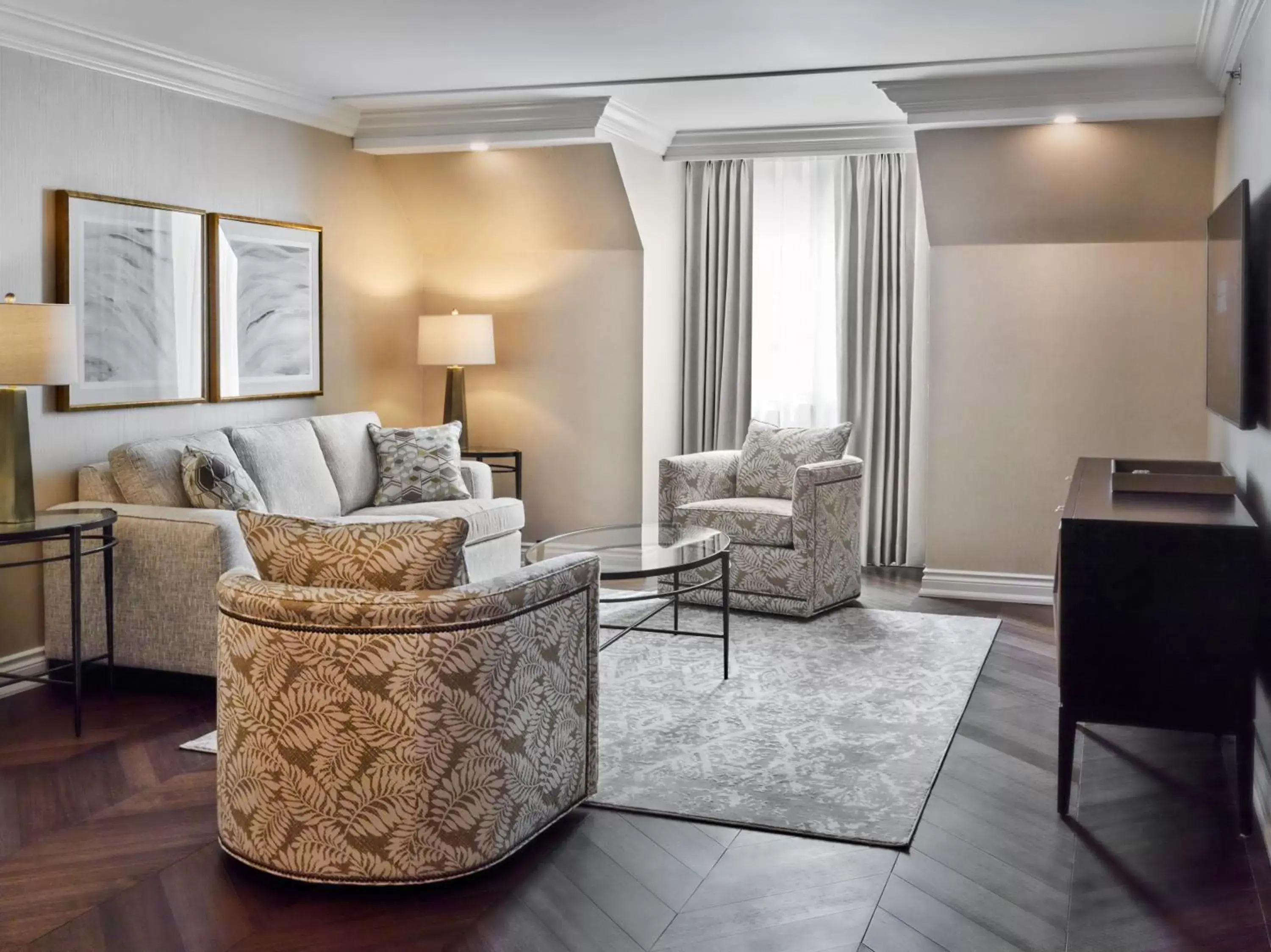 Living room, Seating Area in Chateau Vaudreuil