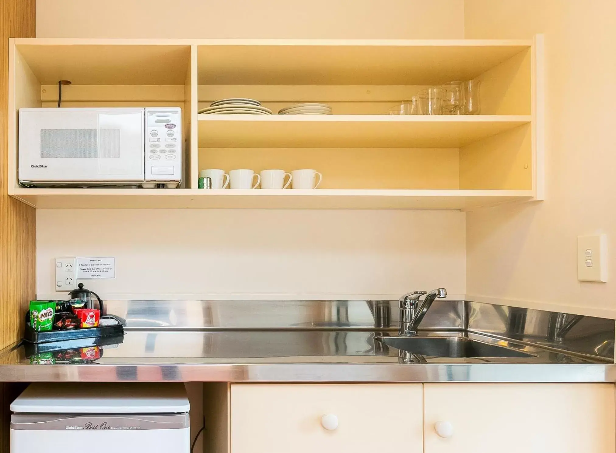 Kitchen/Kitchenette in Wallaceville Motor Lodge