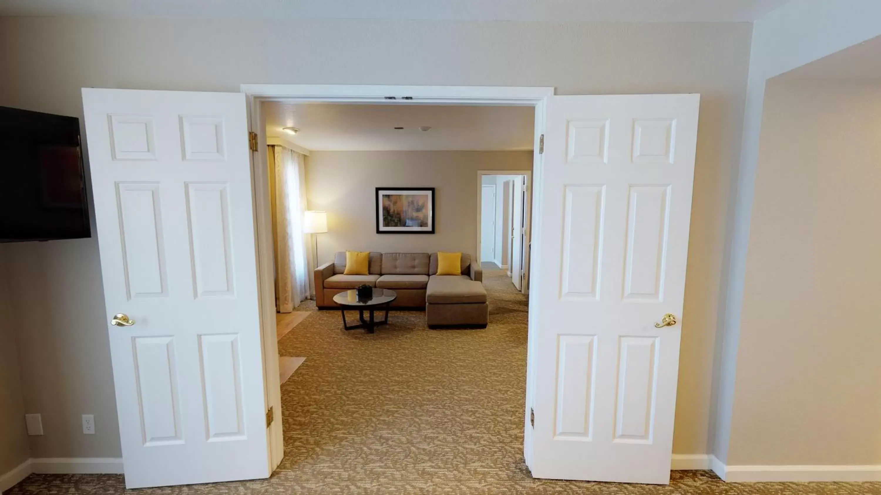 Seating Area in Chase Suite Hotel Newark Fremont