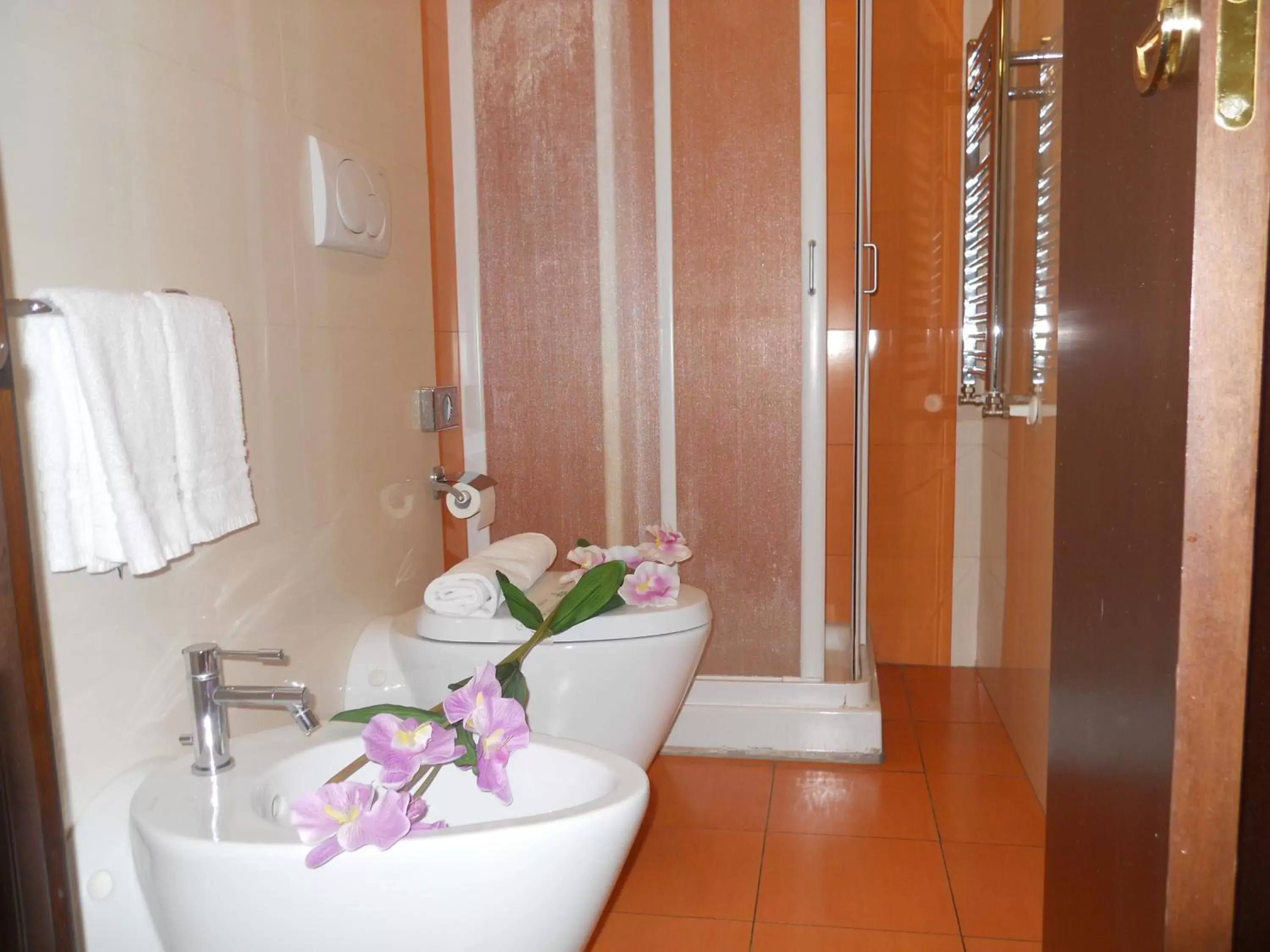 Bathroom in Catania Crossing B&B - Rooms & Comforts