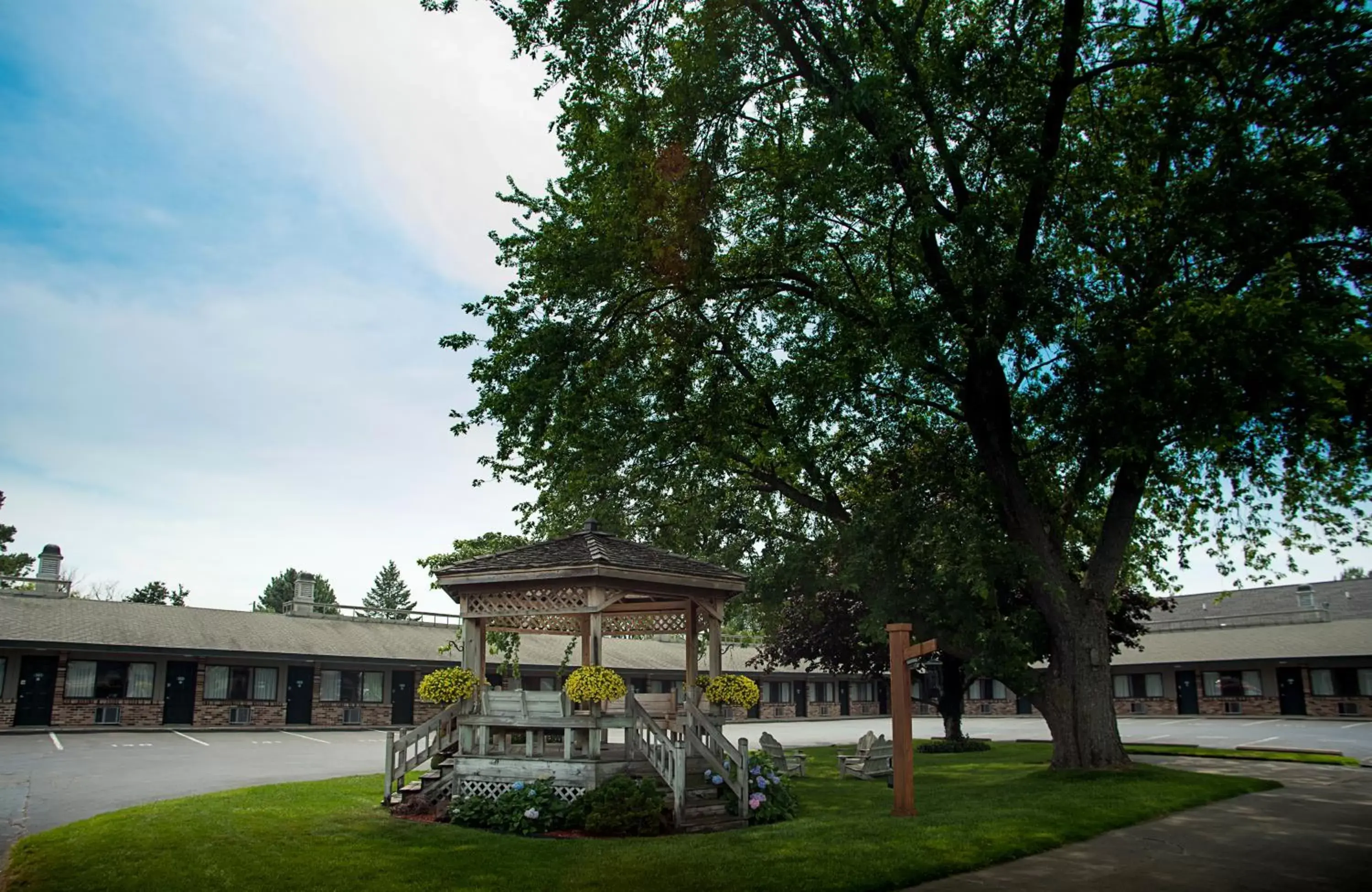 Facade/entrance, Property Building in Viking Arms Inn - Ludington