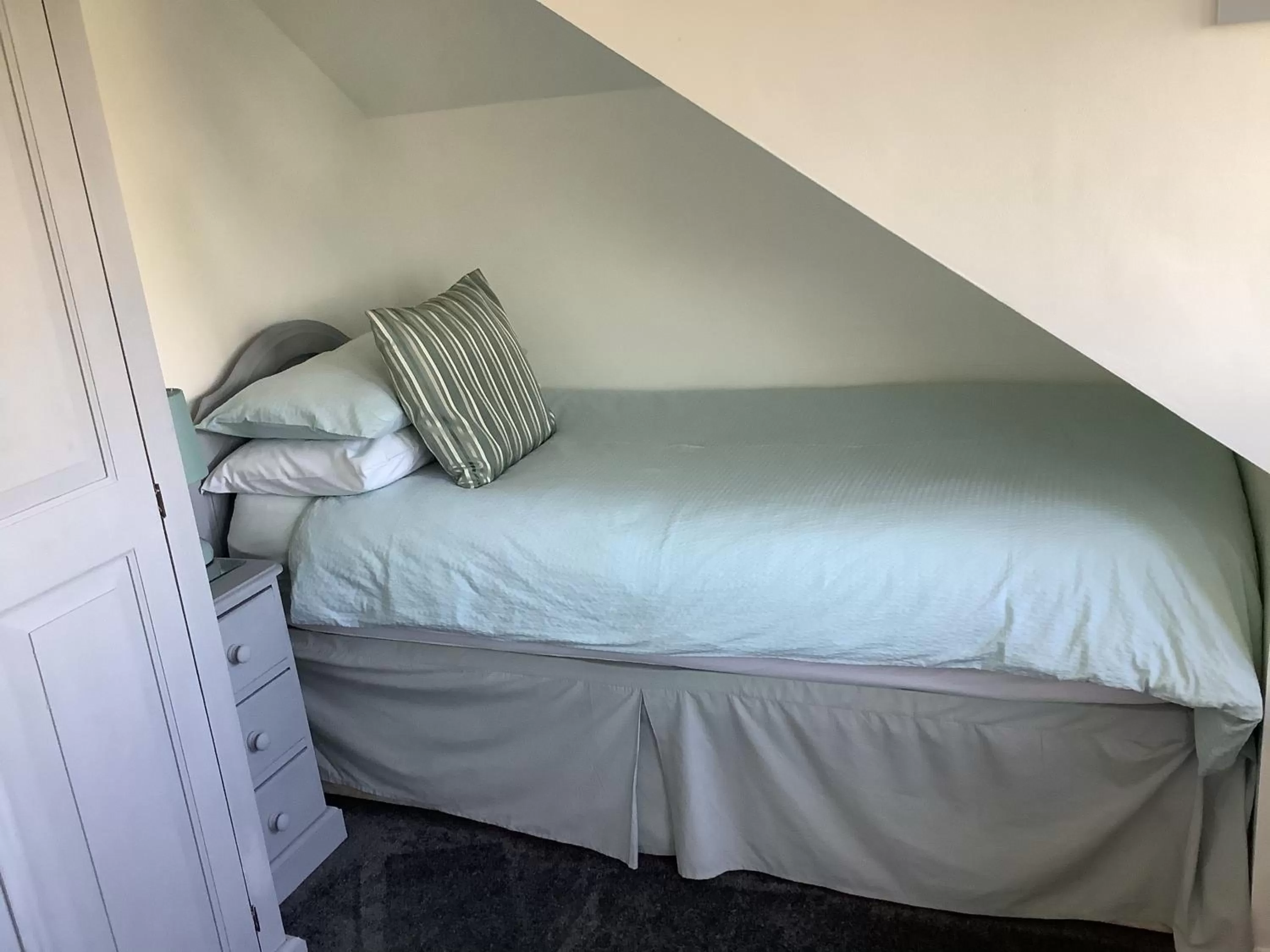 Bed in Ragged Hall Lane