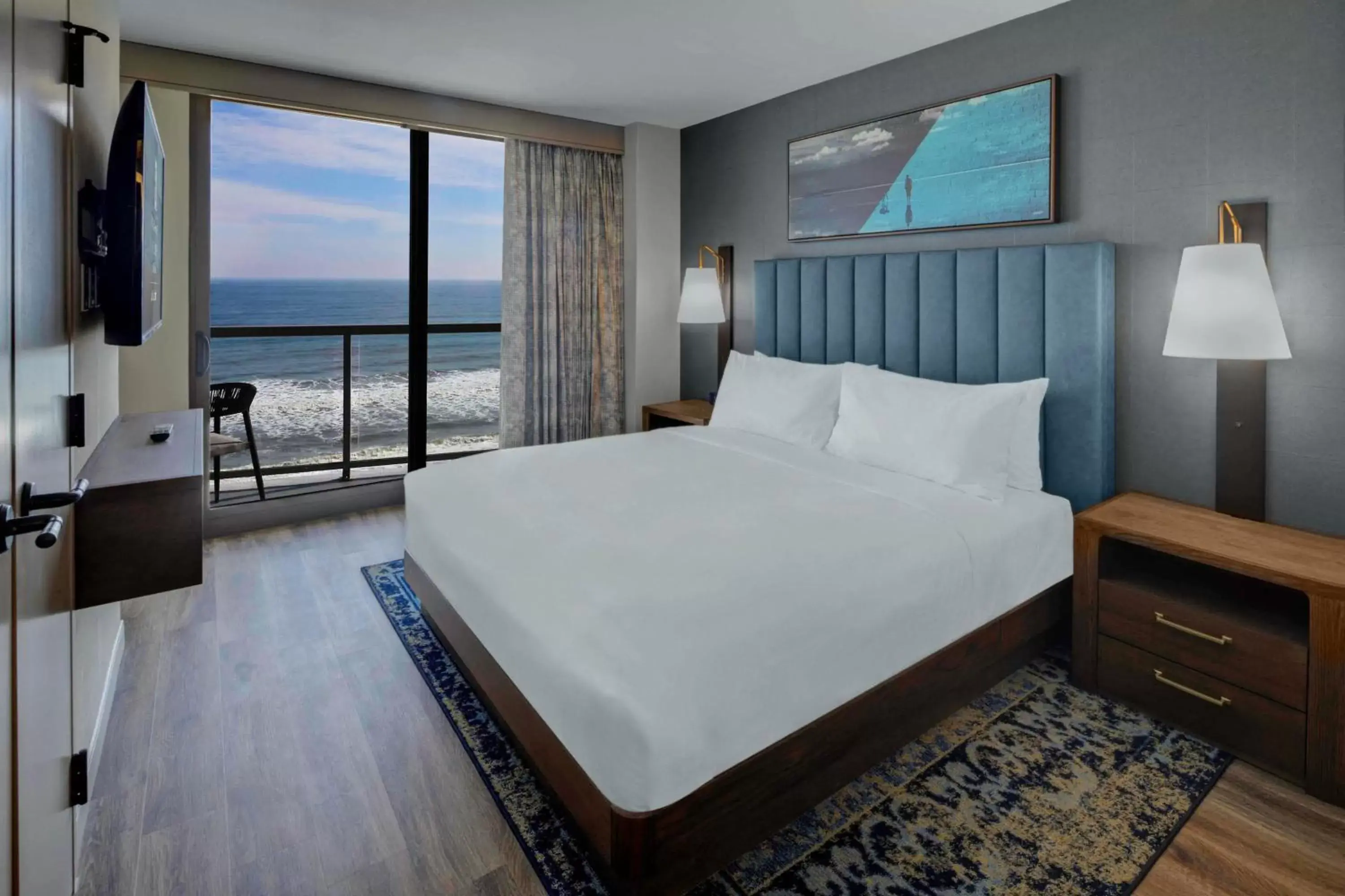 Bed in Embassy Suites By Hilton Virginia Beach Oceanfront Resort