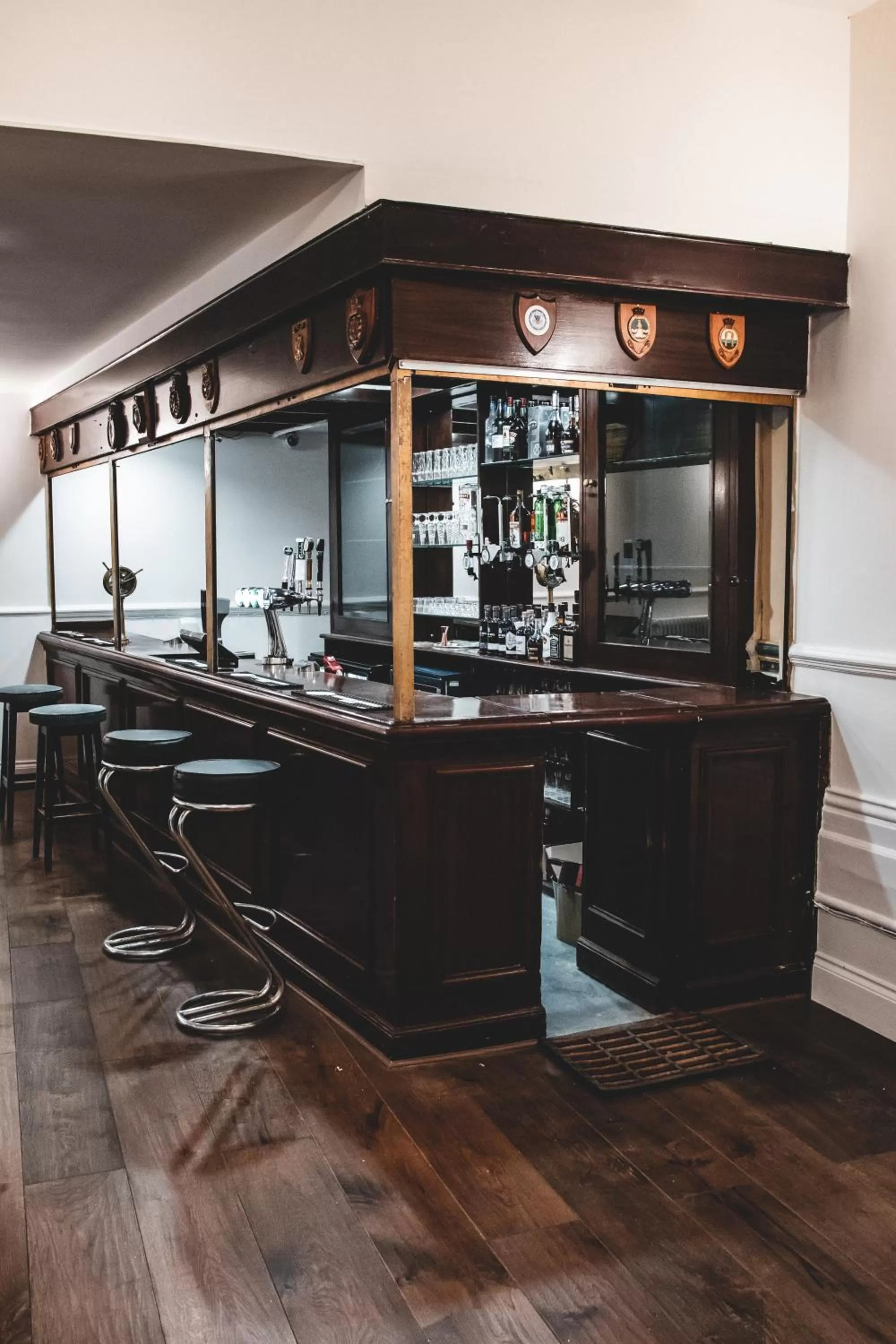 Lounge or bar in Keppels Head Hotel