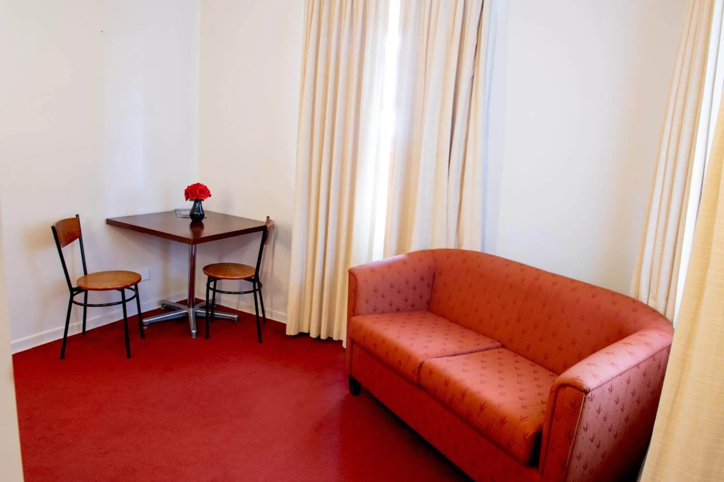 Living room, Seating Area in Linaker Art Deco Motel