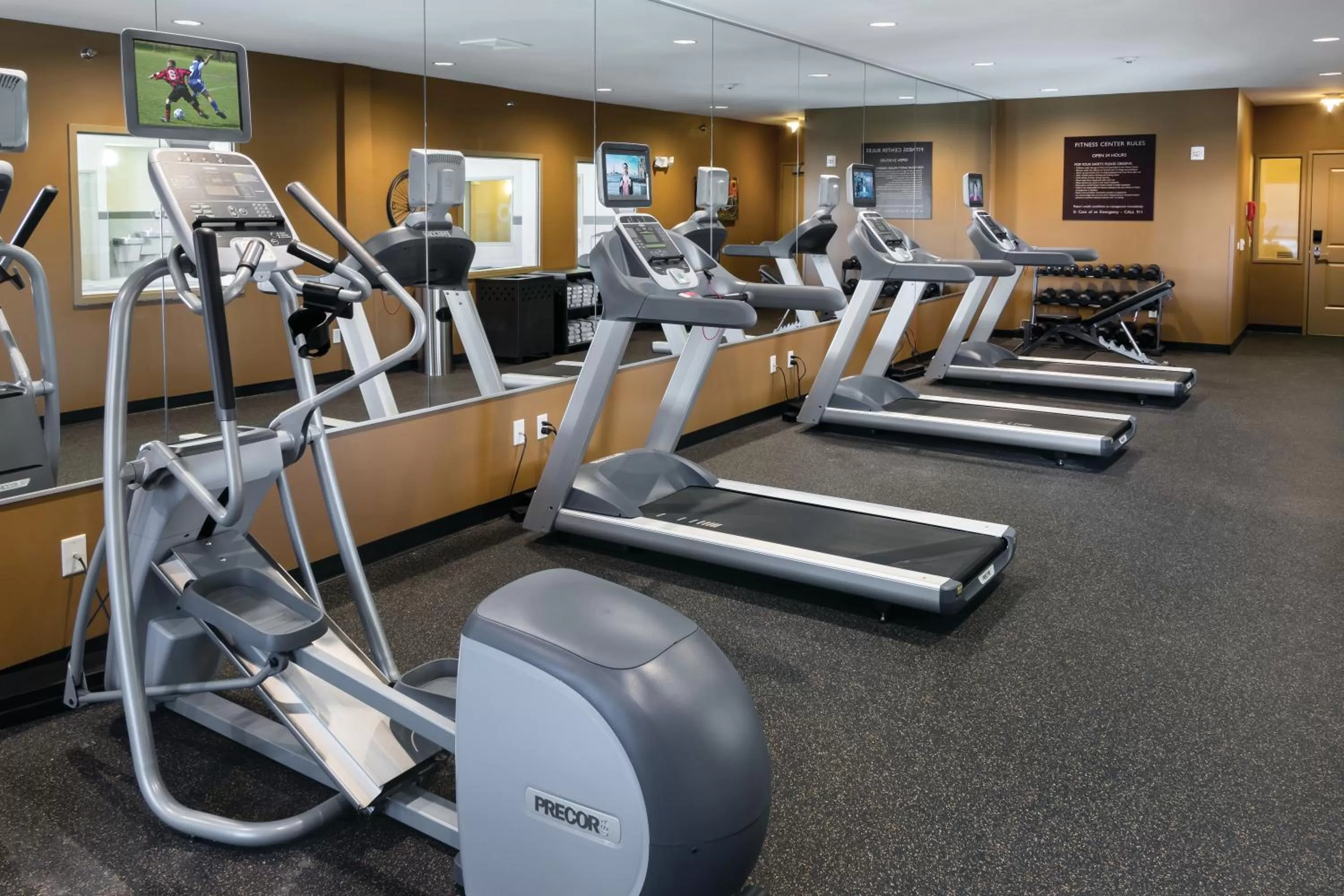 Fitness centre/facilities in ClubHouse Hotel & Suites Fargo
