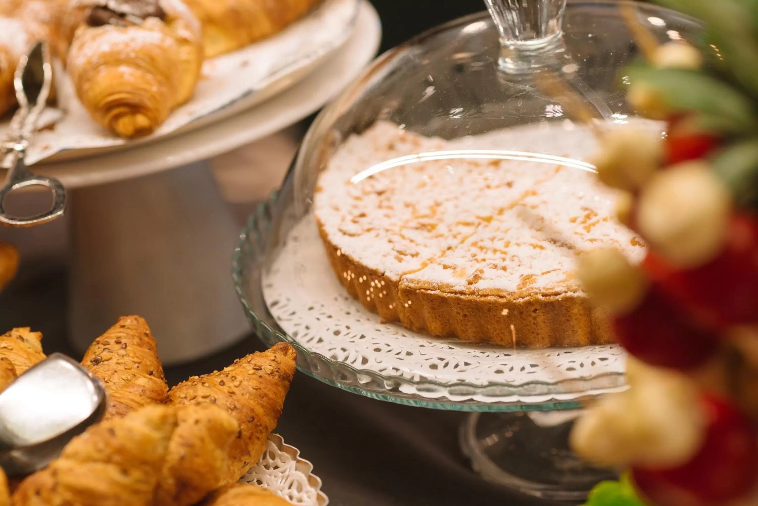 Buffet breakfast in Windsor Hotel Milano