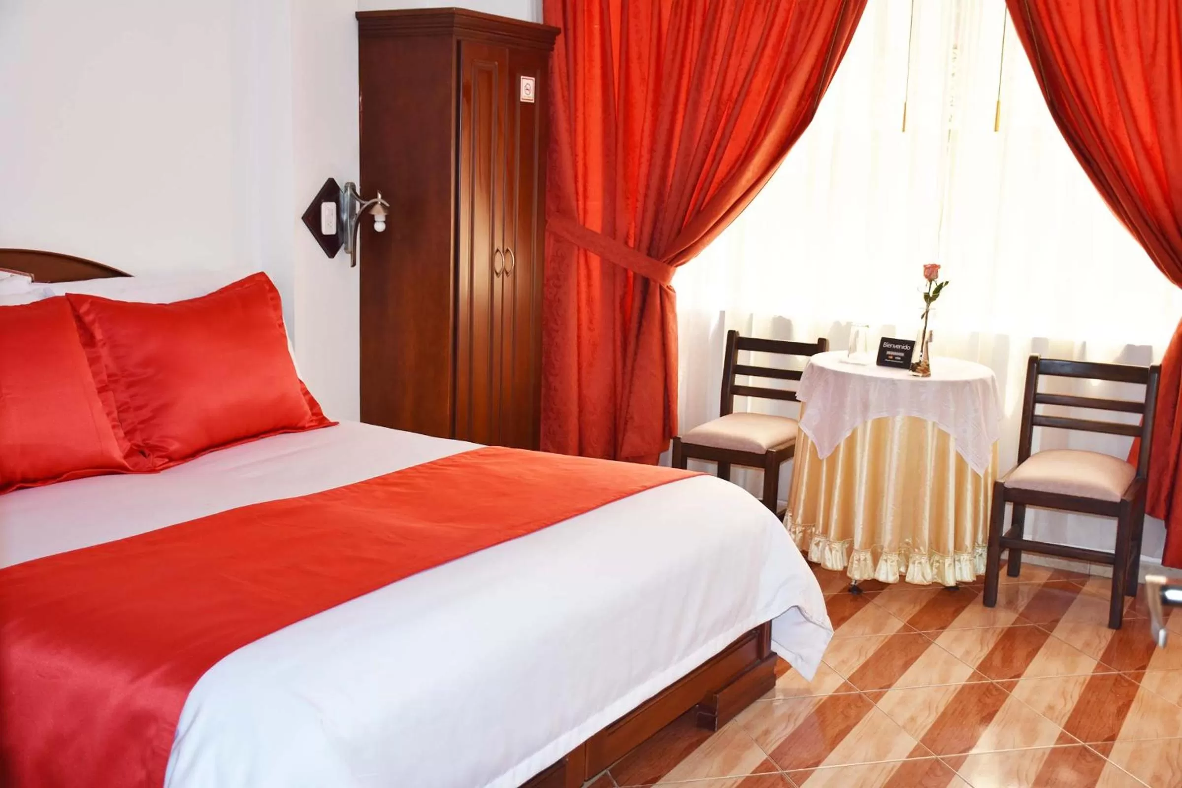 Photo of the whole room, Bed in Hotel Plaza Victoria