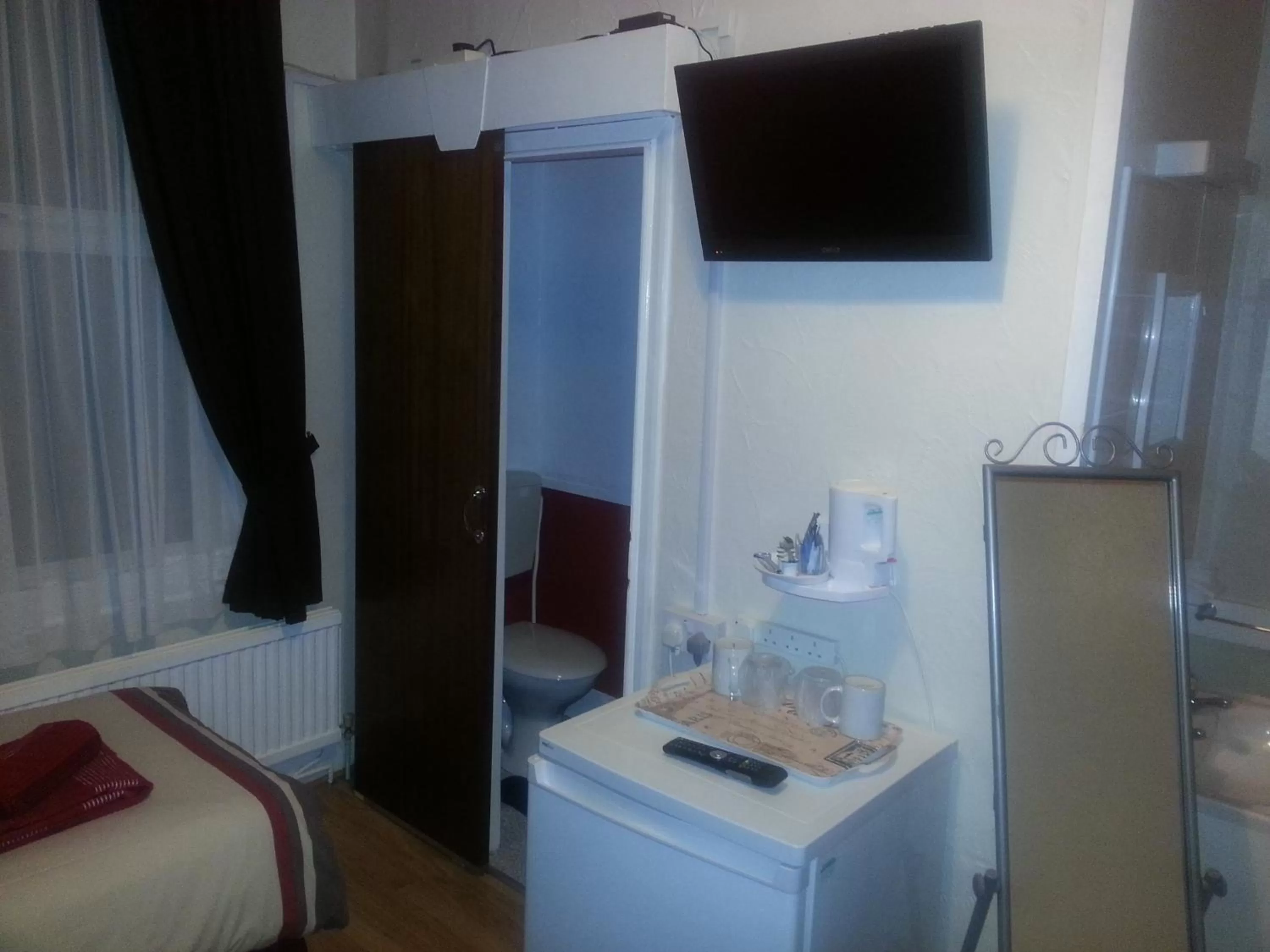 Twin Room in Sunnyside Hotel