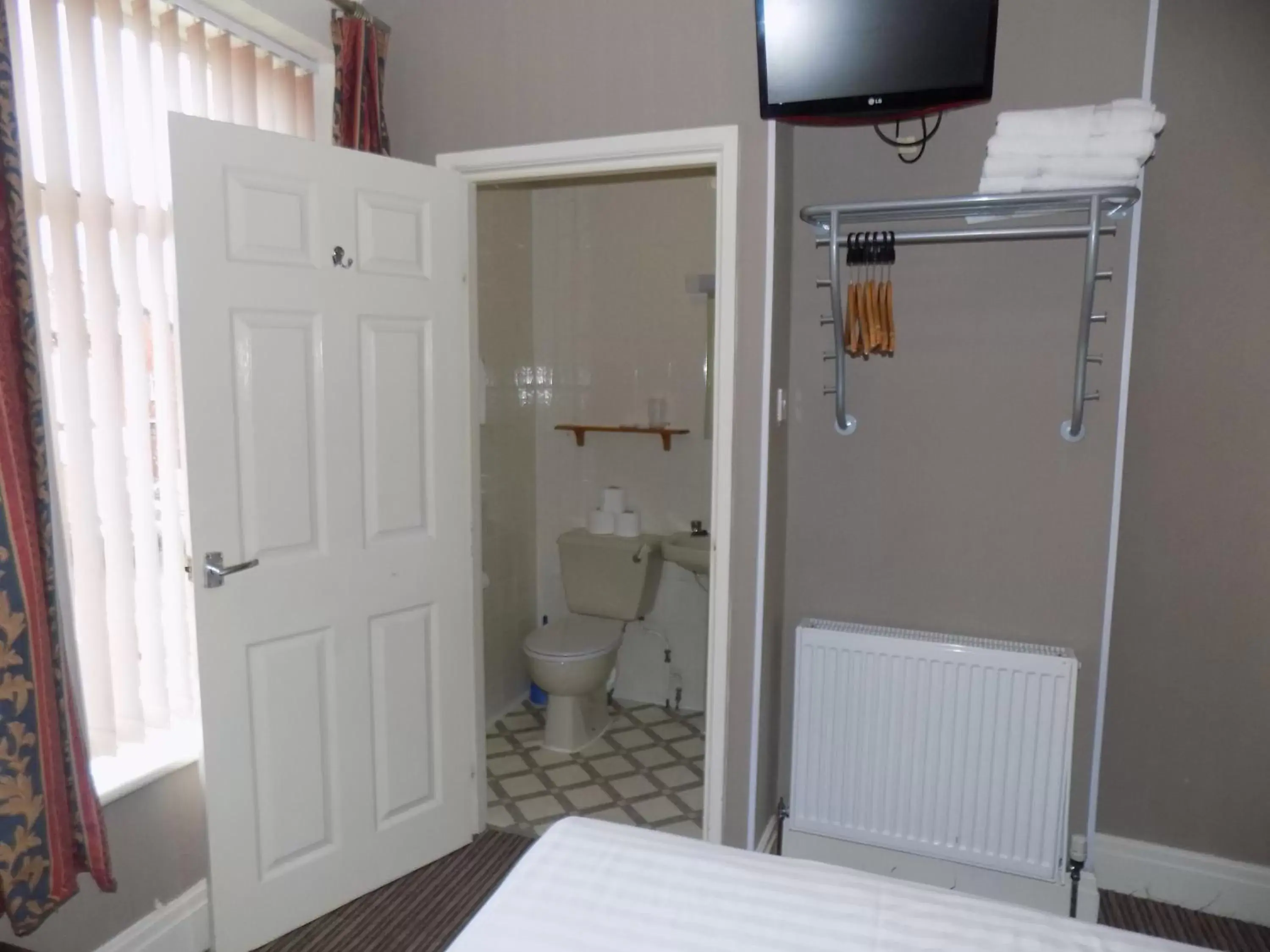 Bathroom in The Beechfield Hotel