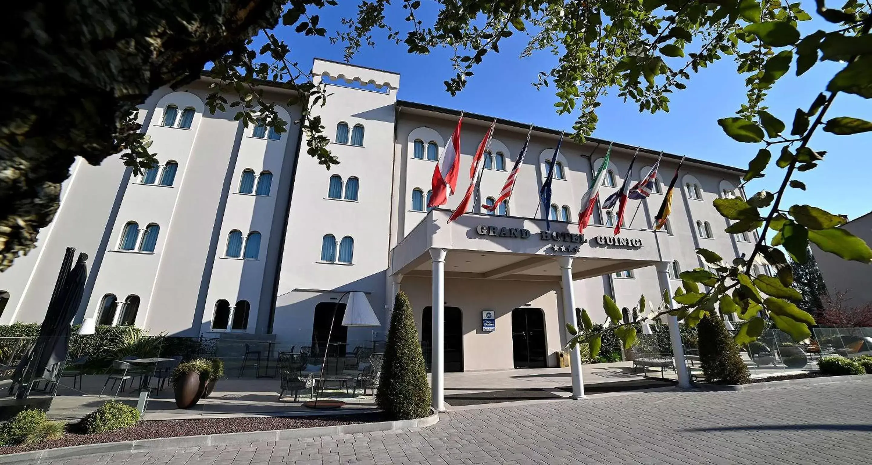 Property building in Best Western Grand Hotel Guinigi Property building in Best Western Grand Hotel Guinigi