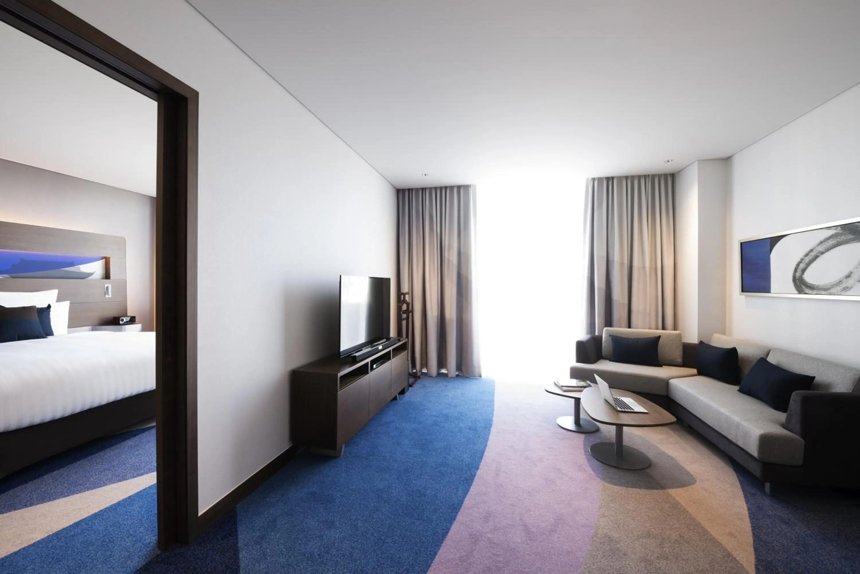 Living room, Bed in Novotel Ambassador Suwon