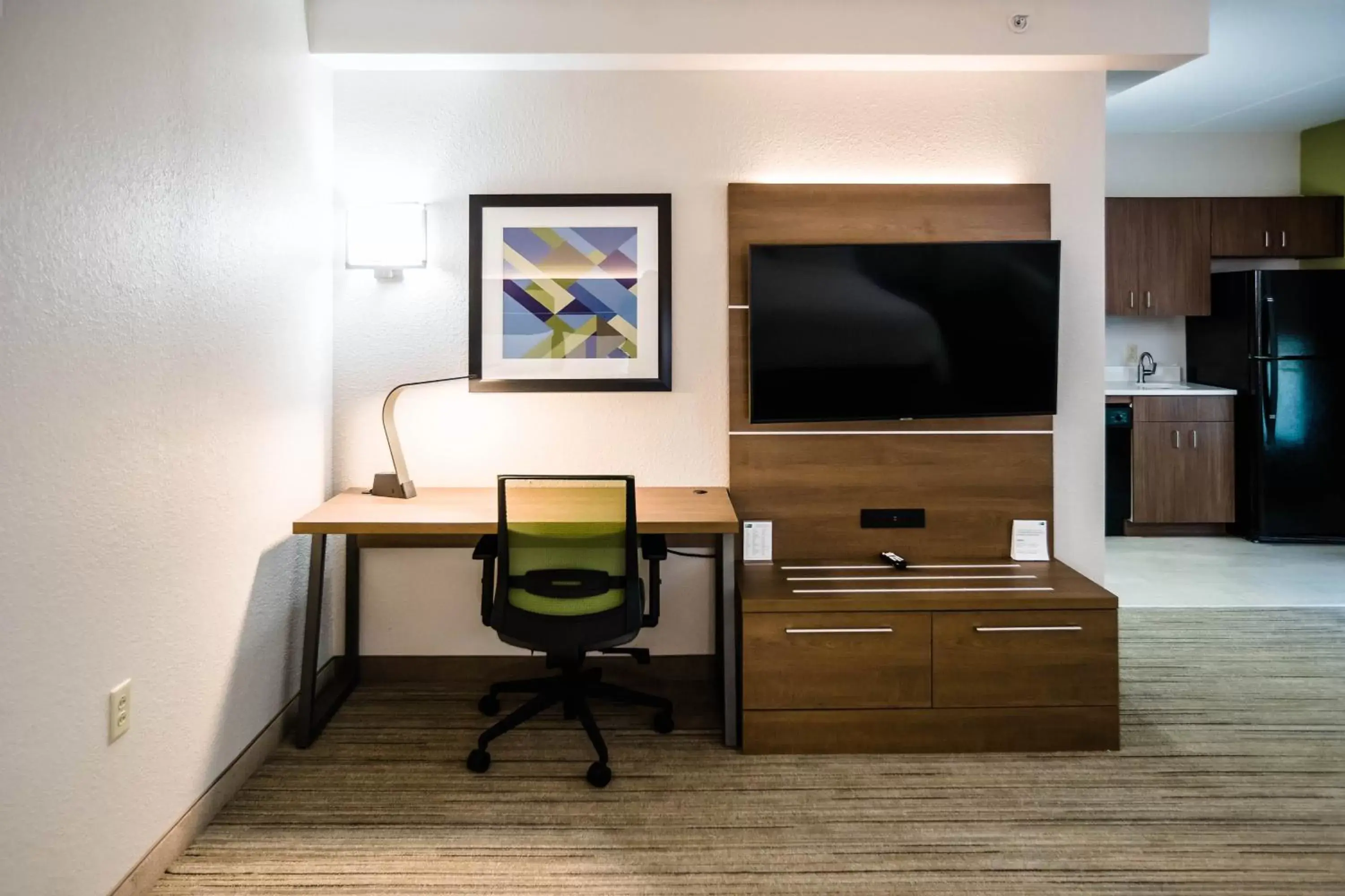 Photo of the whole room, TV/Entertainment Center in Holiday Inn Express & Suites Knoxville-Farragut, an IHG Hotel