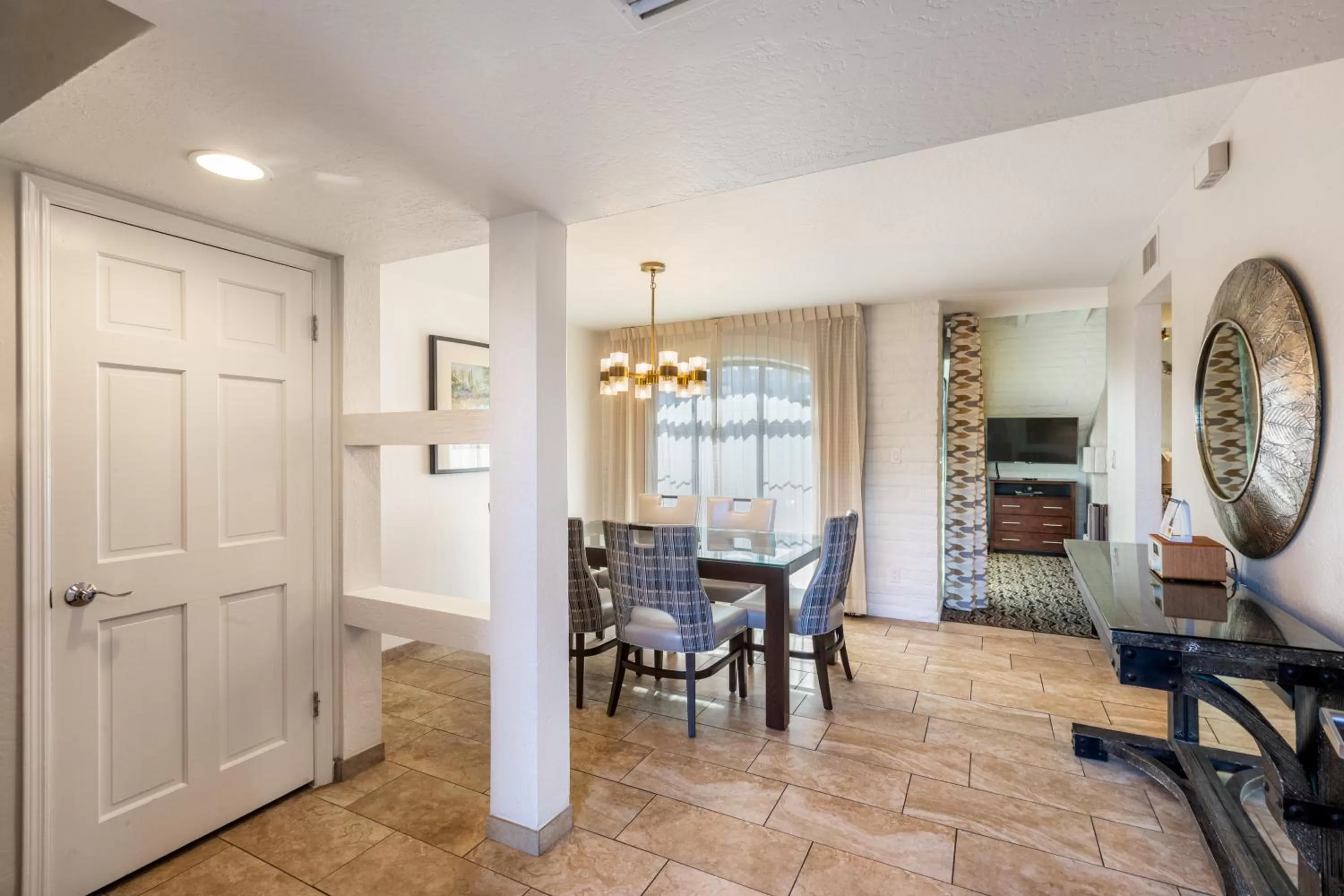 Dining area in Scottsdale Camelback Resort