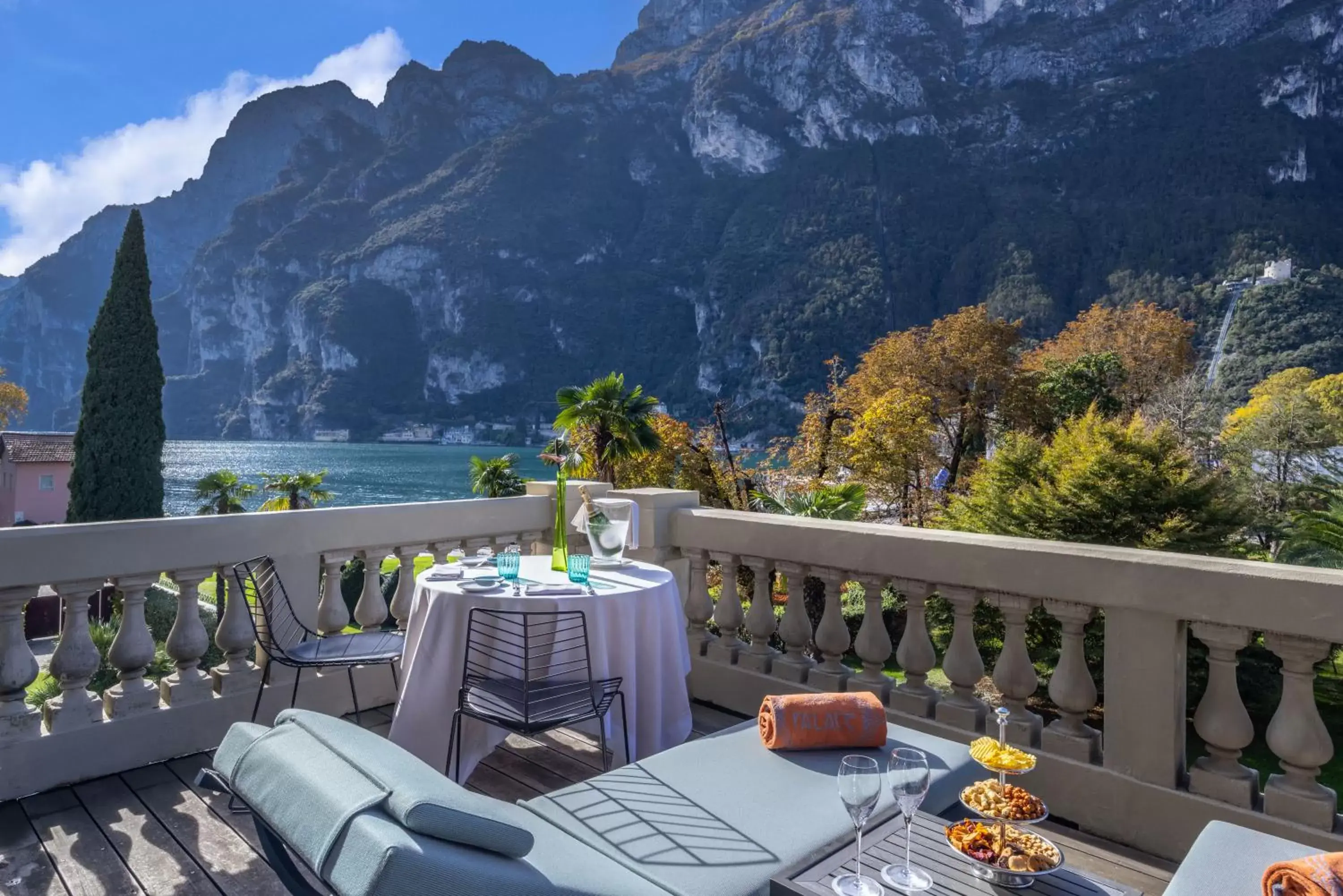 Balcony/Terrace, Mountain View in Lido Palace - The Leading Hotels of the World