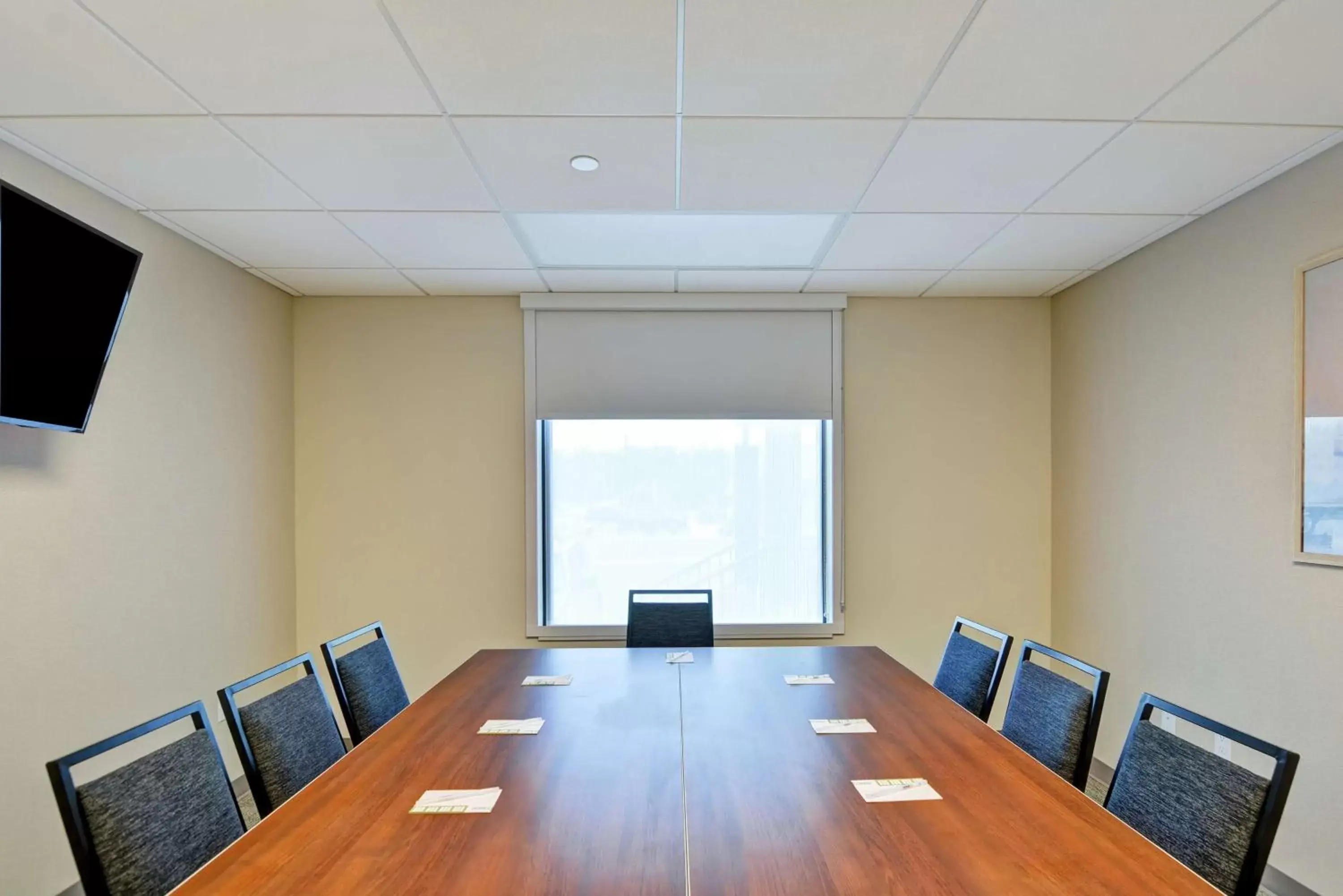 Meeting/conference room in Home2 Suites by Hilton Rochester Mayo Clinic Area