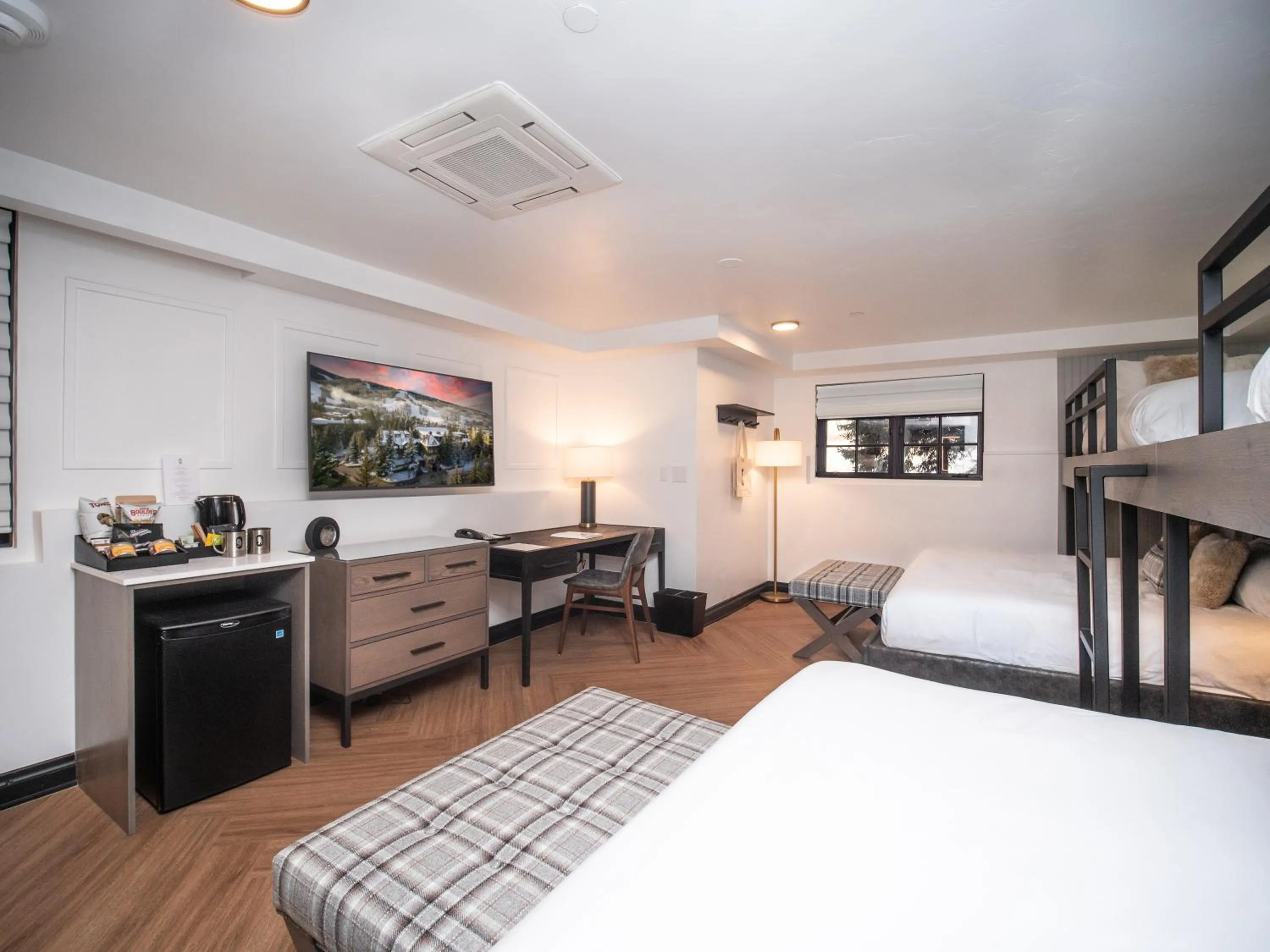 TV and multimedia, Bed in Gravity Haus Vail