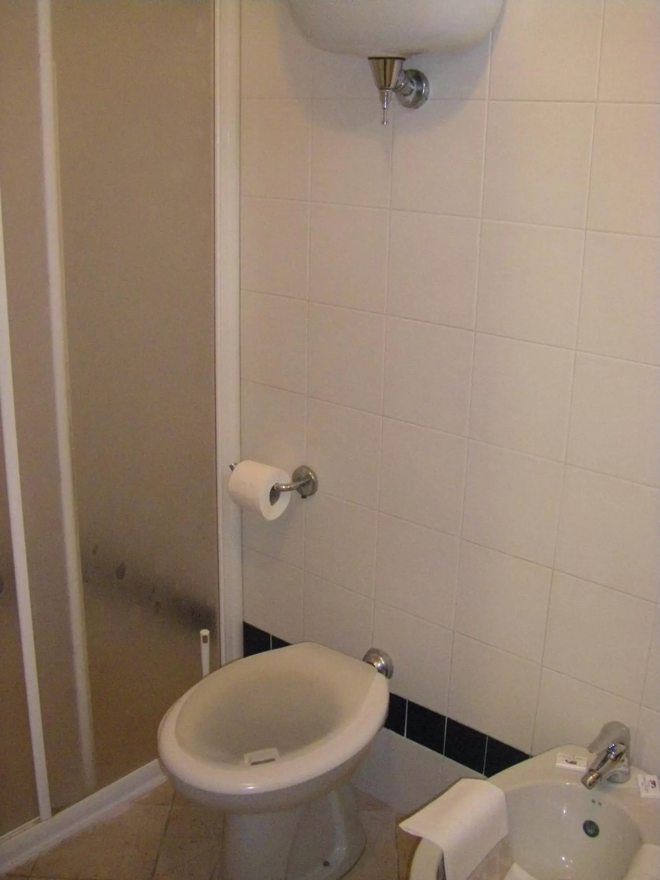 Bathroom in Albergo Cannon d'Oro