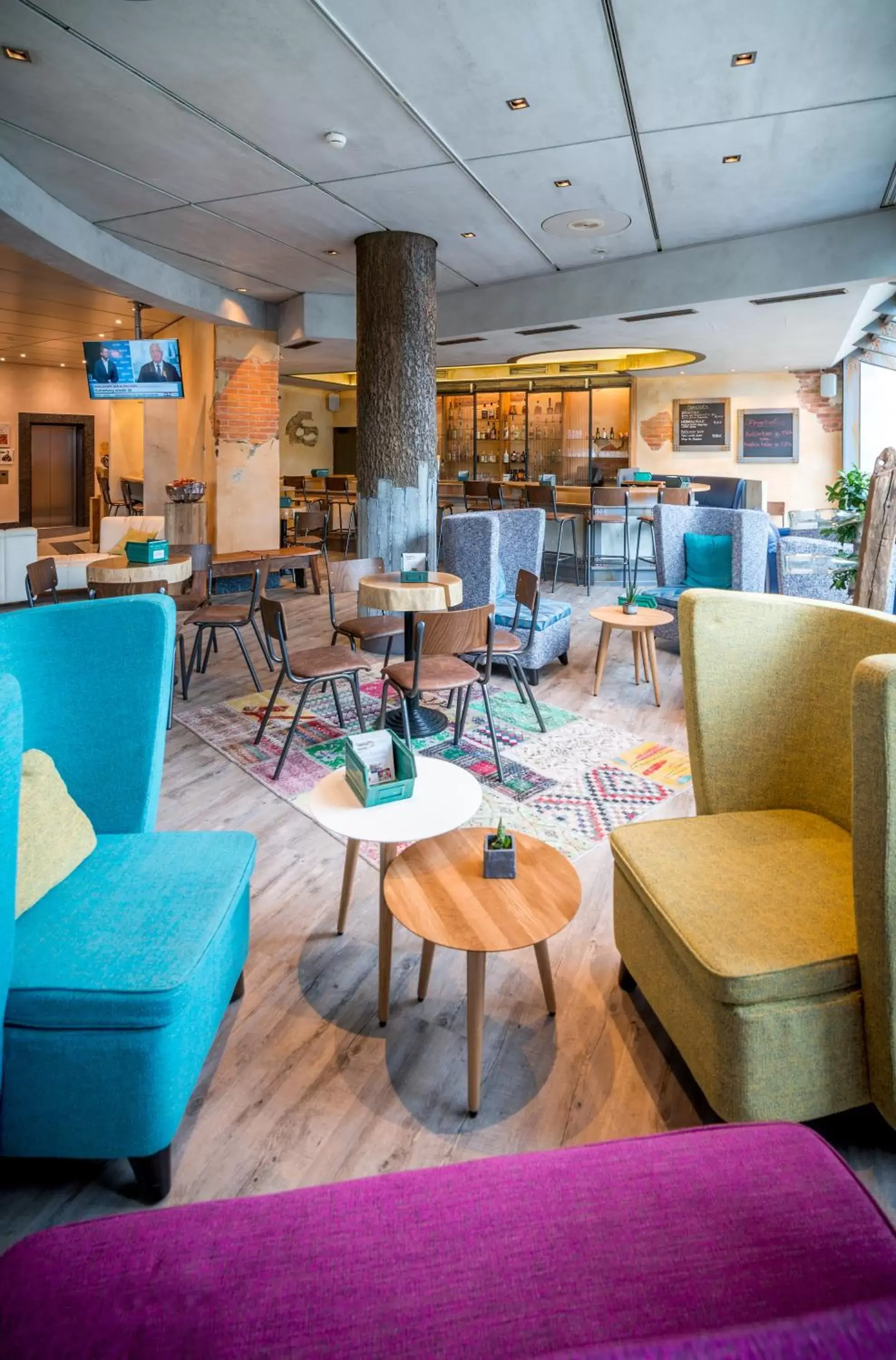 Lounge or bar in Best Western Plus Palatin Kongresshotel Lounge or bar in Best Western Plus Palatin Kongresshotel