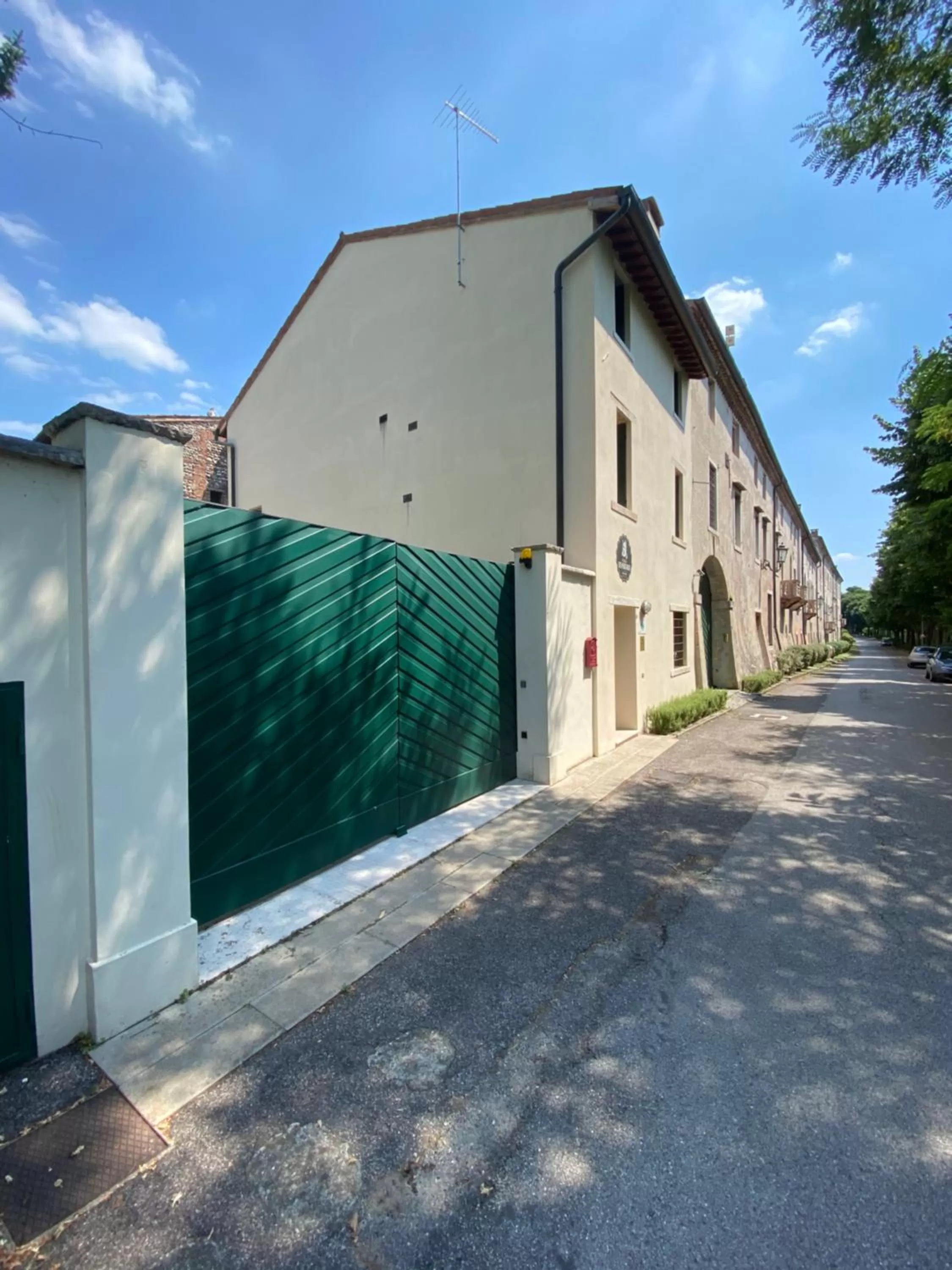 Facade/entrance in CA' HEMINGWAY