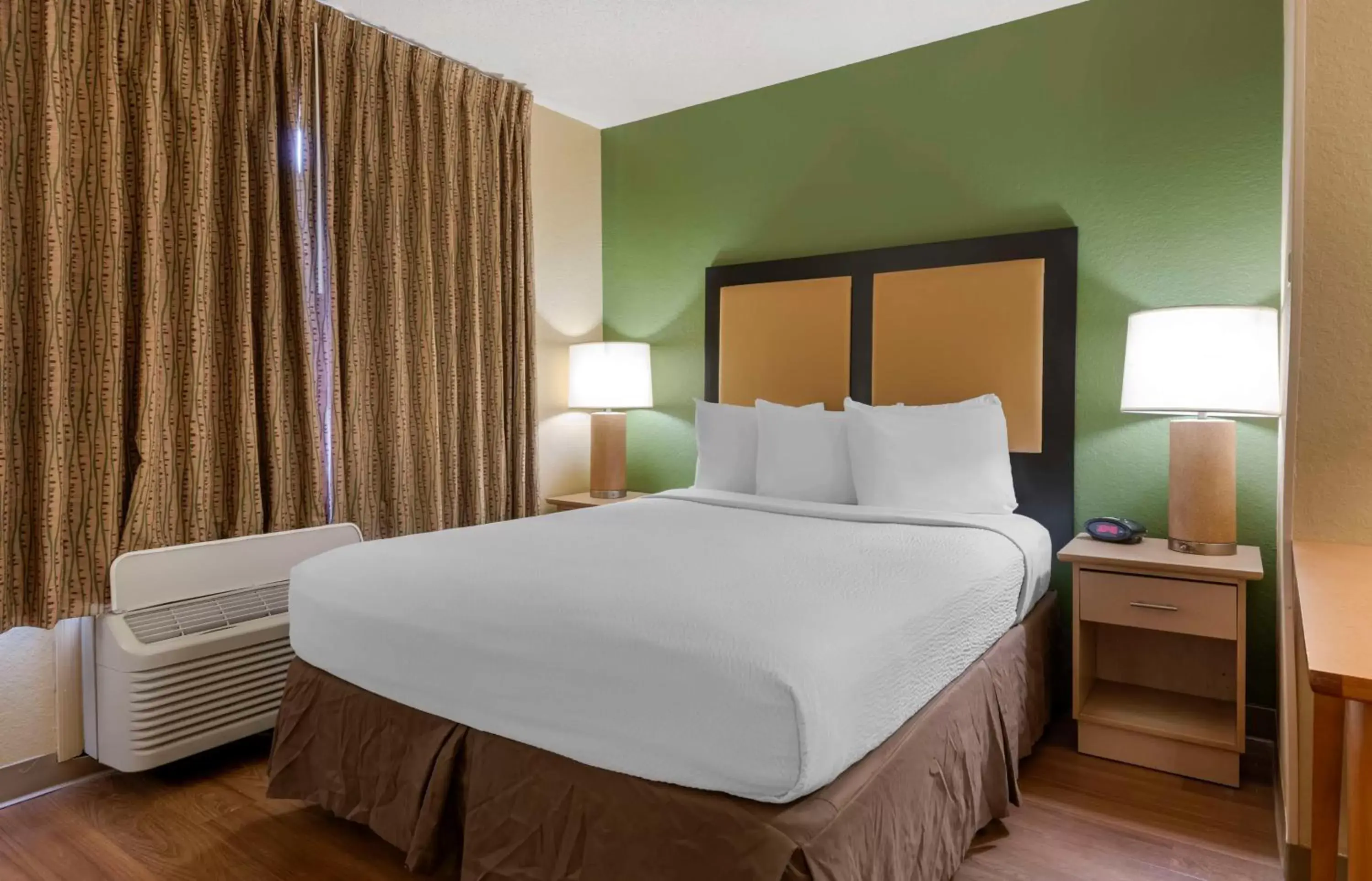 Bedroom, Bed in Extended Stay America Suites - Melbourne - Airport