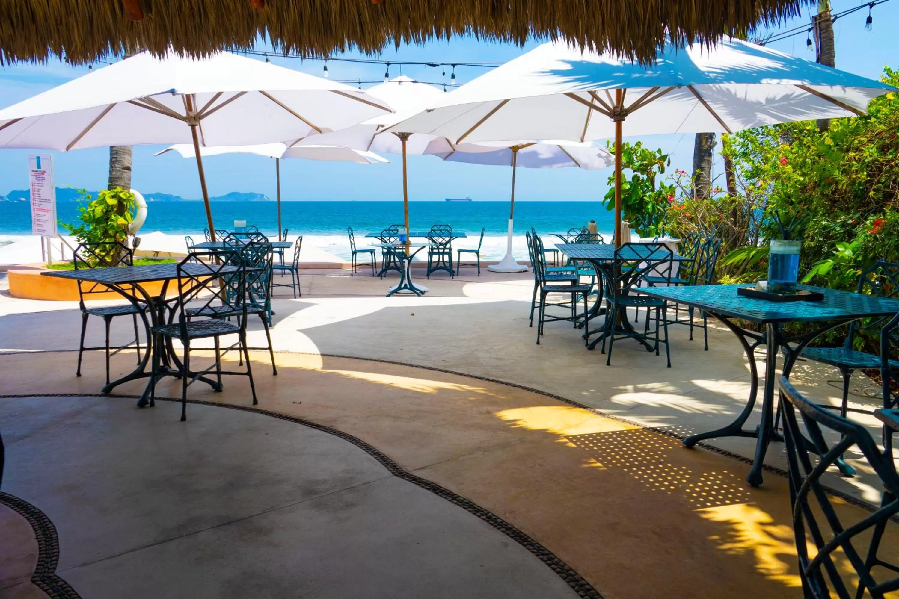 Restaurant/places to eat in Mar Celeste