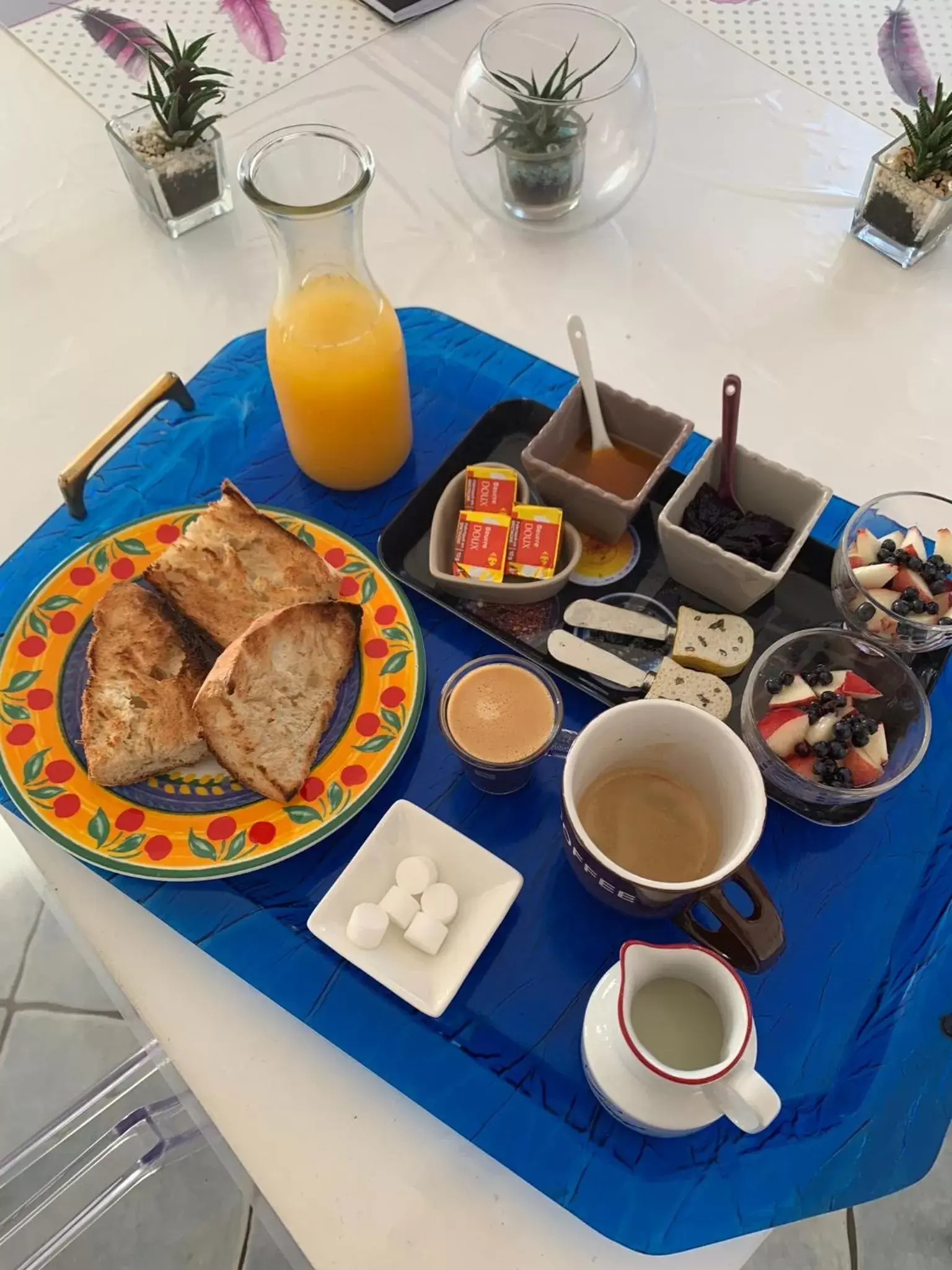 Dining area, Breakfast in Aux 2 lots