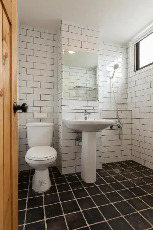 Toilet, Bathroom in Mini Voyage Hostel