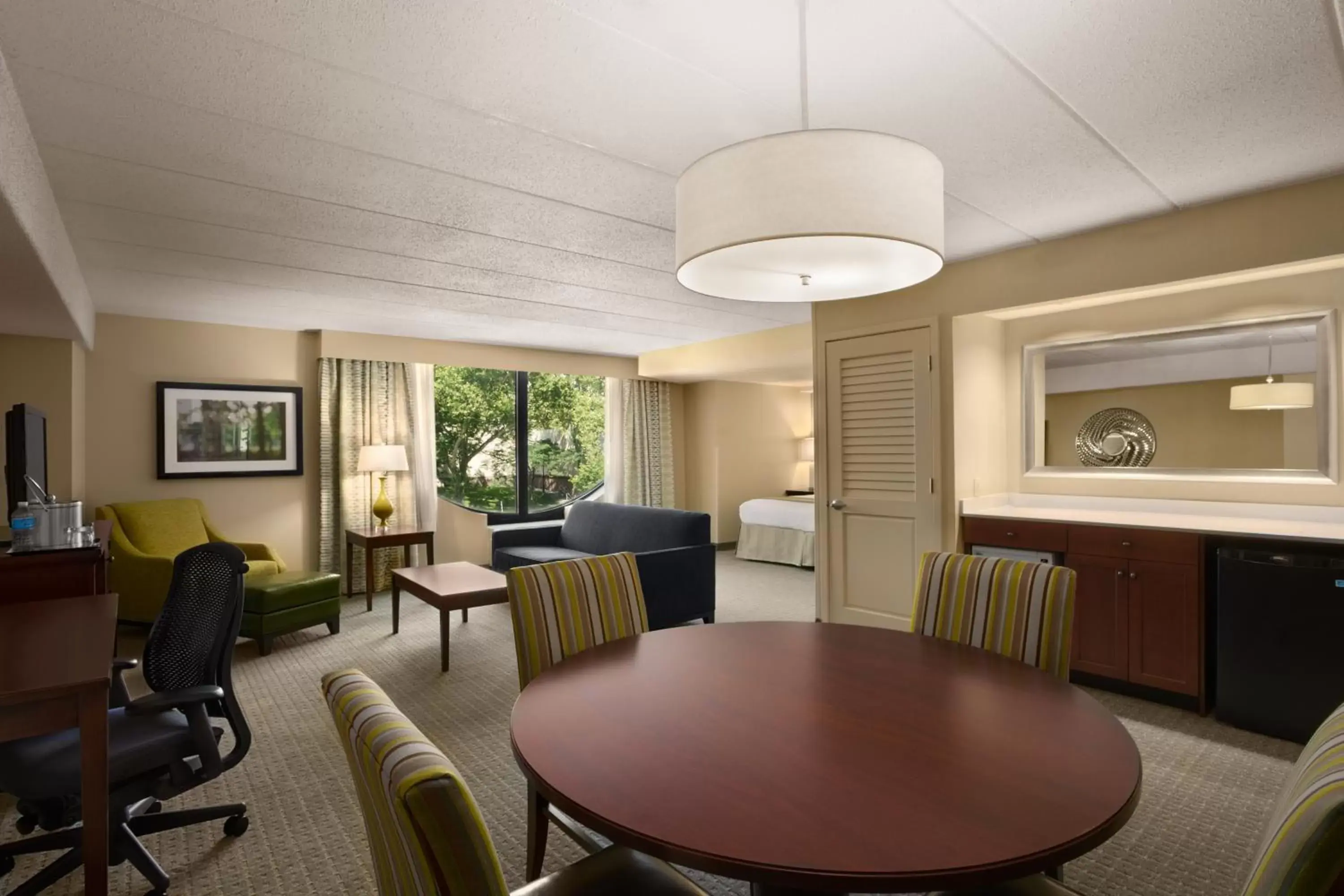Bedroom, Seating Area in Wyndham Pittsburgh University Center