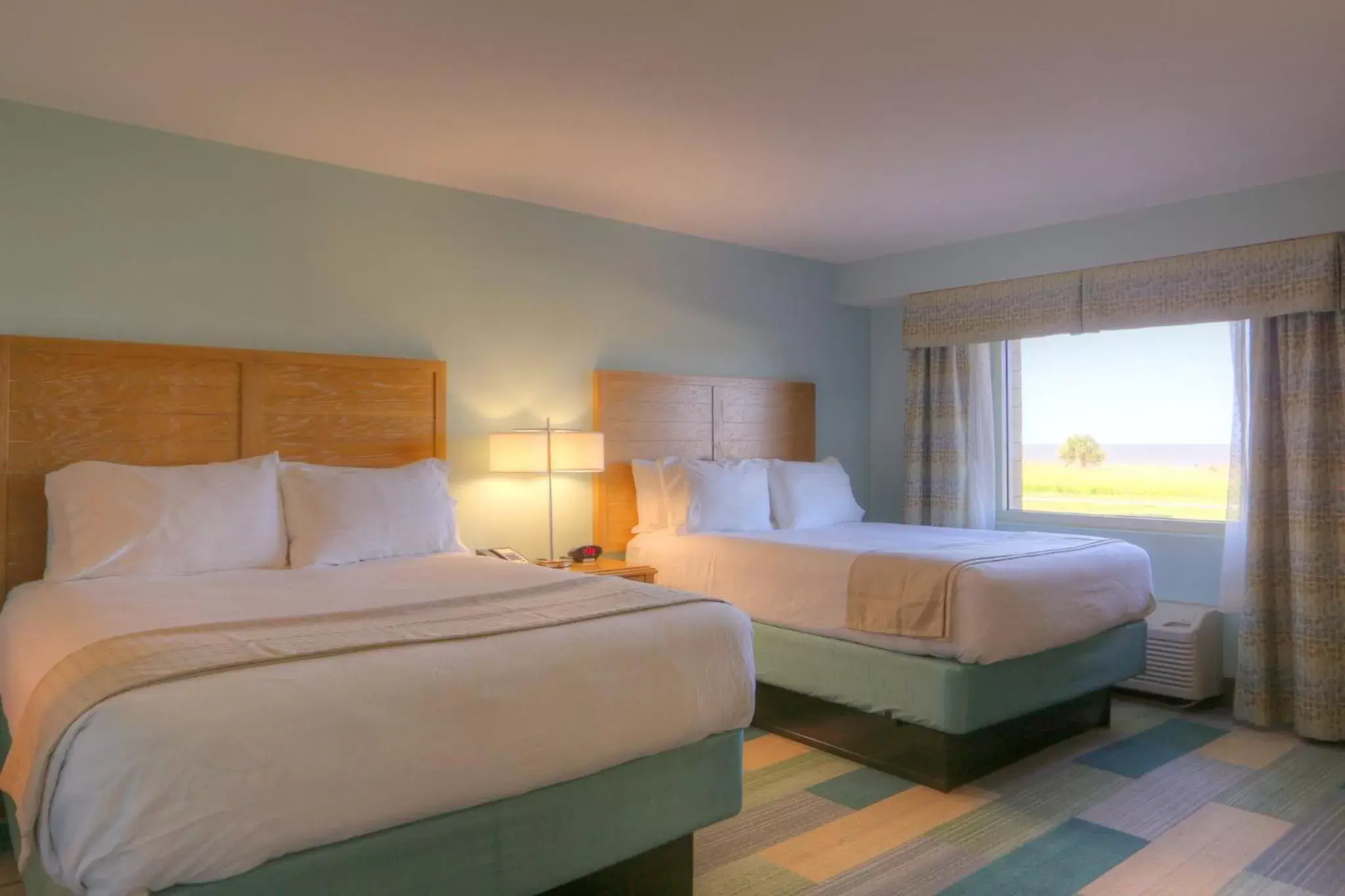 Photo of the whole room, Bed in Holiday Inn Resort Jekyll Island, an IHG Hotel