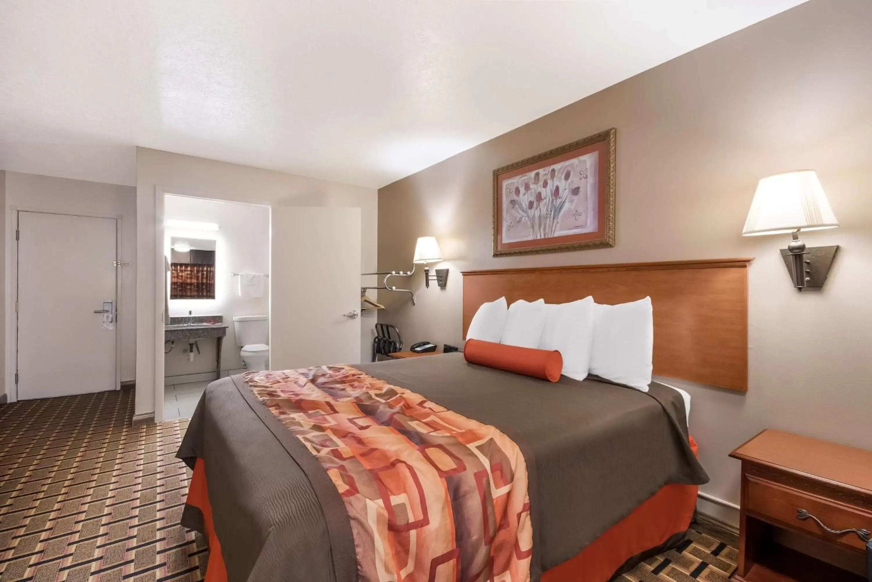 Bedroom, Bed in SureStay Hotel by Best Western Duncan