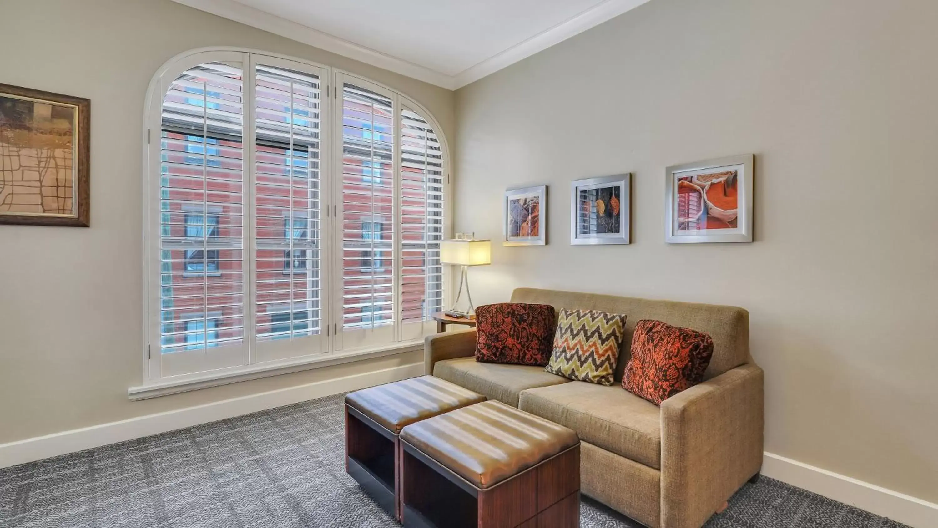 Living room, Seating Area in Staybridge Suites Savannah Historic District, an IHG Hotel