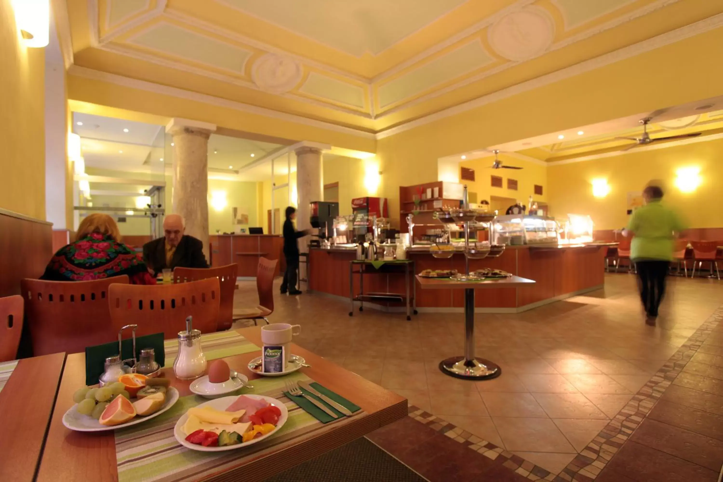 Restaurant/Places to Eat in Atlantic Hotel